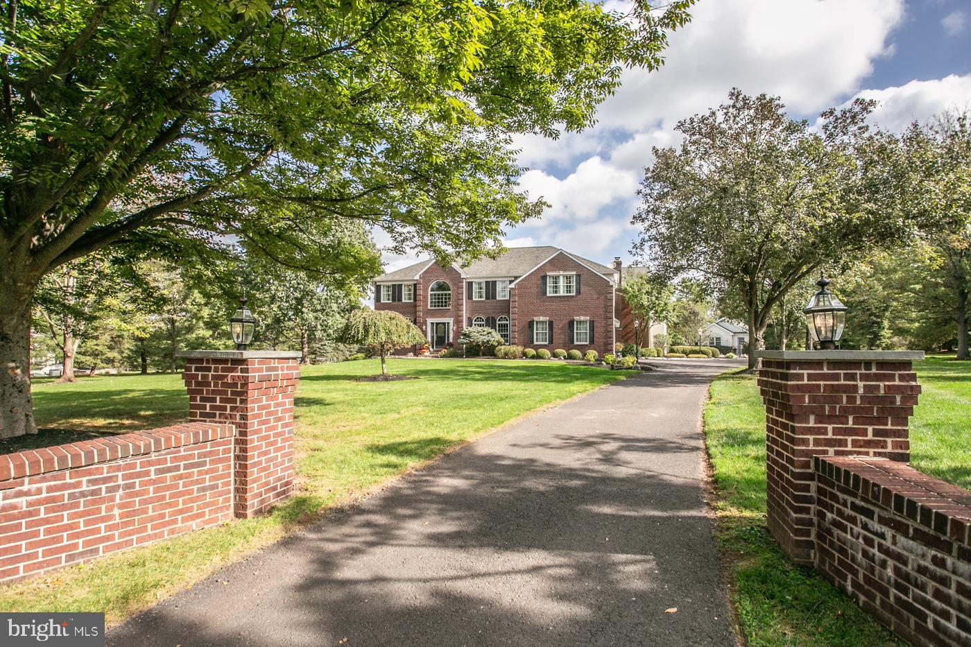 LONGWOOD MEADOWS - Residential