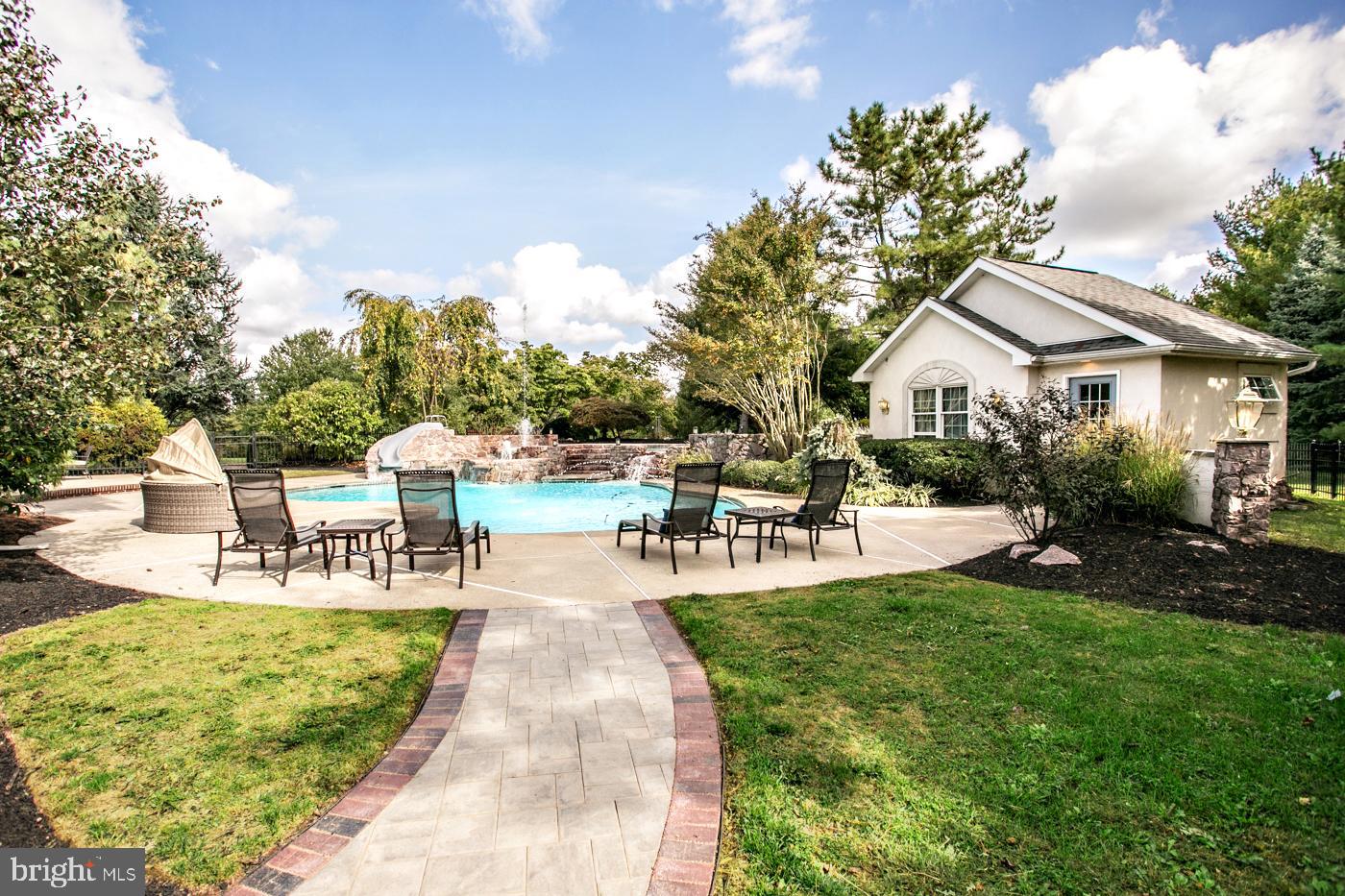 LONGWOOD MEADOWS - Residential