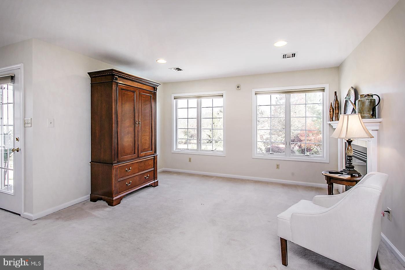 LONGWOOD MEADOWS - Residential