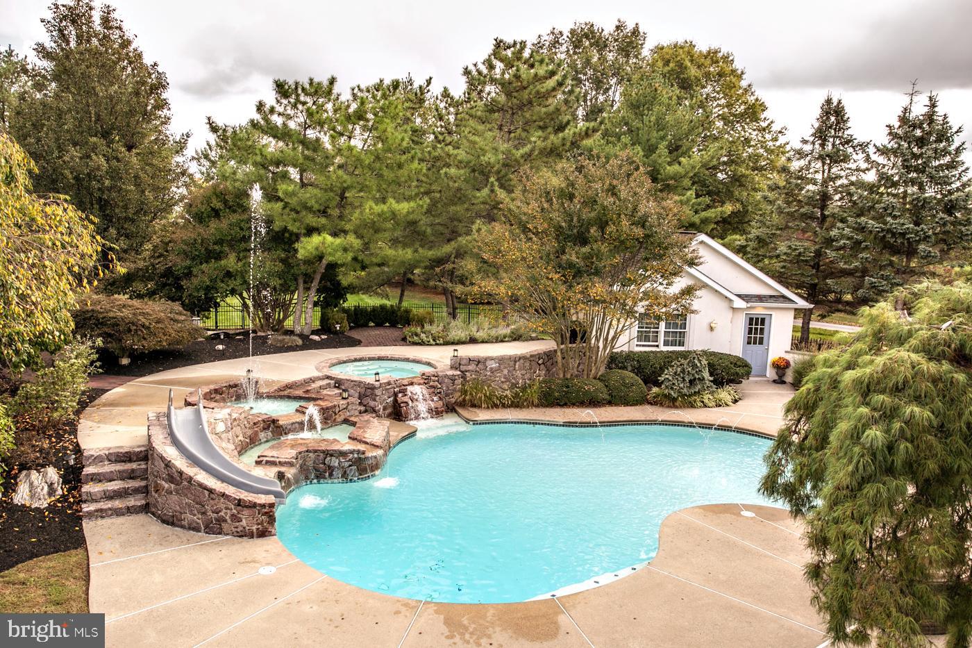 LONGWOOD MEADOWS - Residential