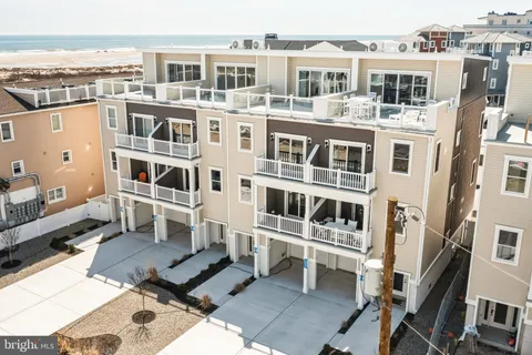 418-420 E Farragut Road Unit C, Wildwood Crest, NJ MLS: NJCM2004836