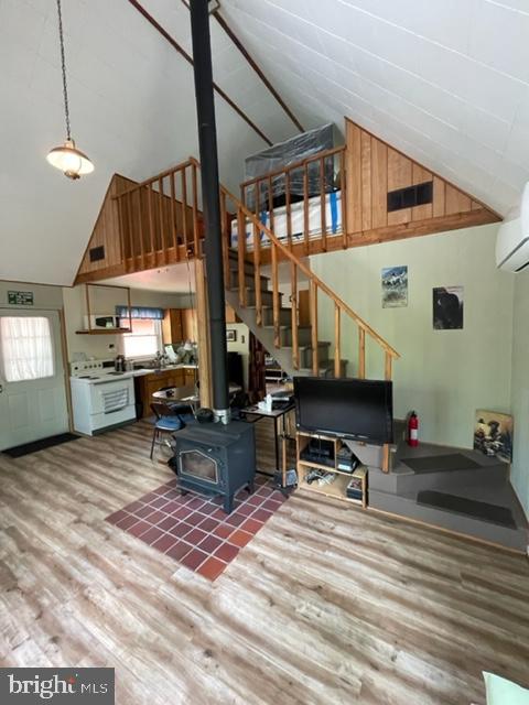 SOUTH POTOMAC FOREST - Residential