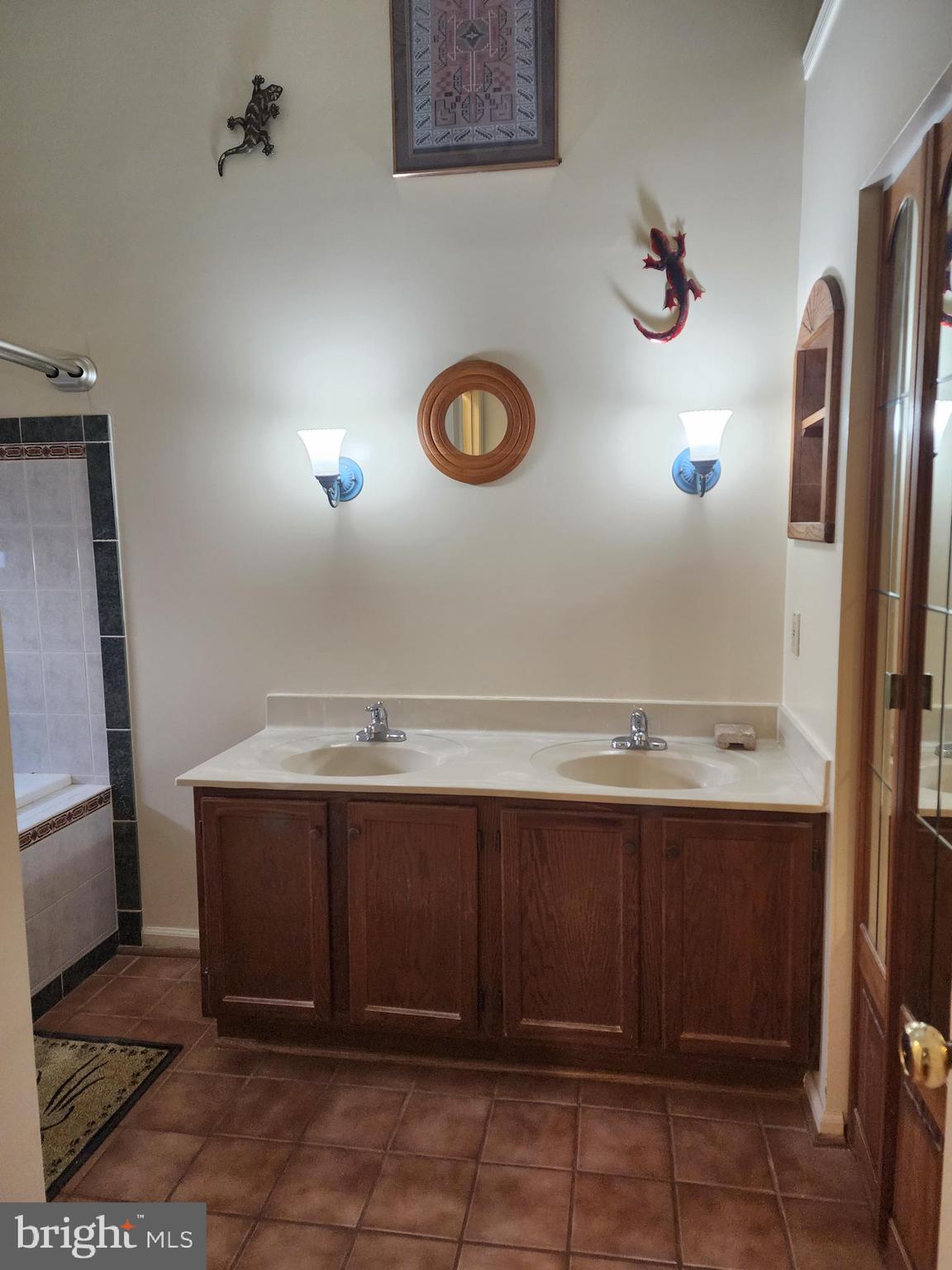 HOLLEYBROOKE - Residential