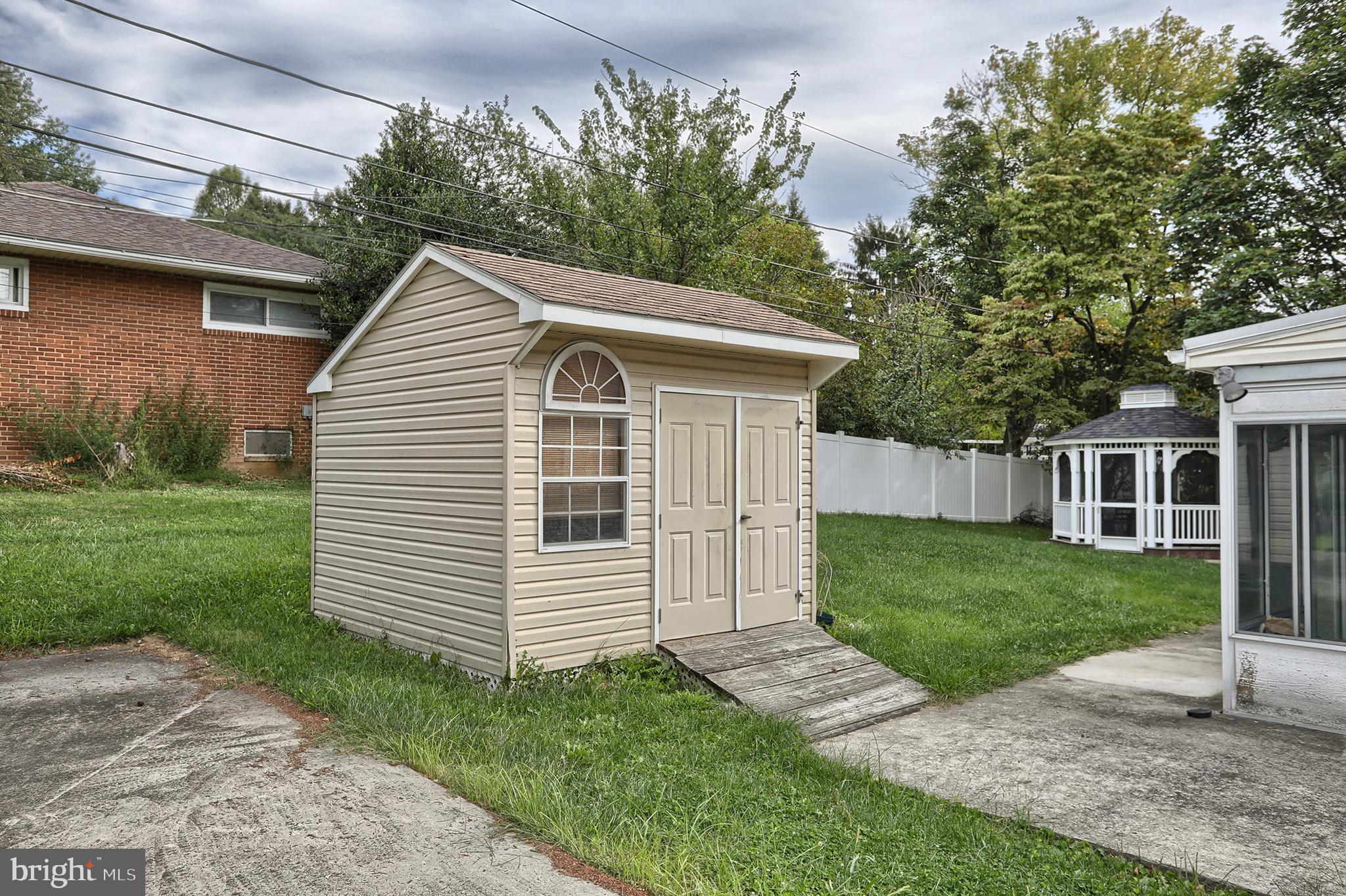 LATSHMERE MANOR - Residential