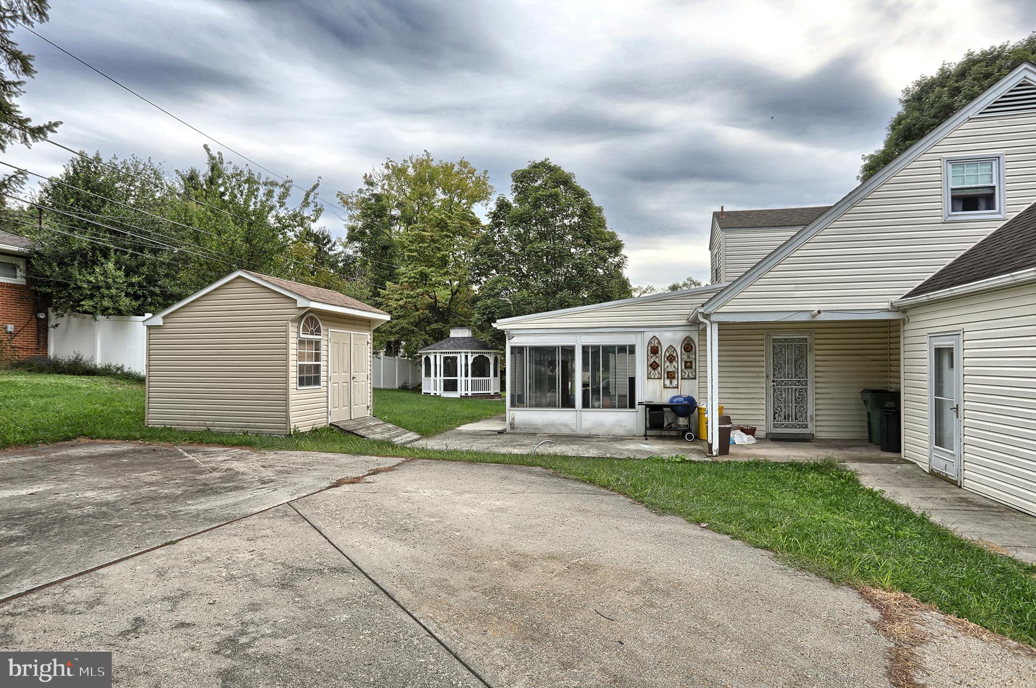 LATSHMERE MANOR - Residential