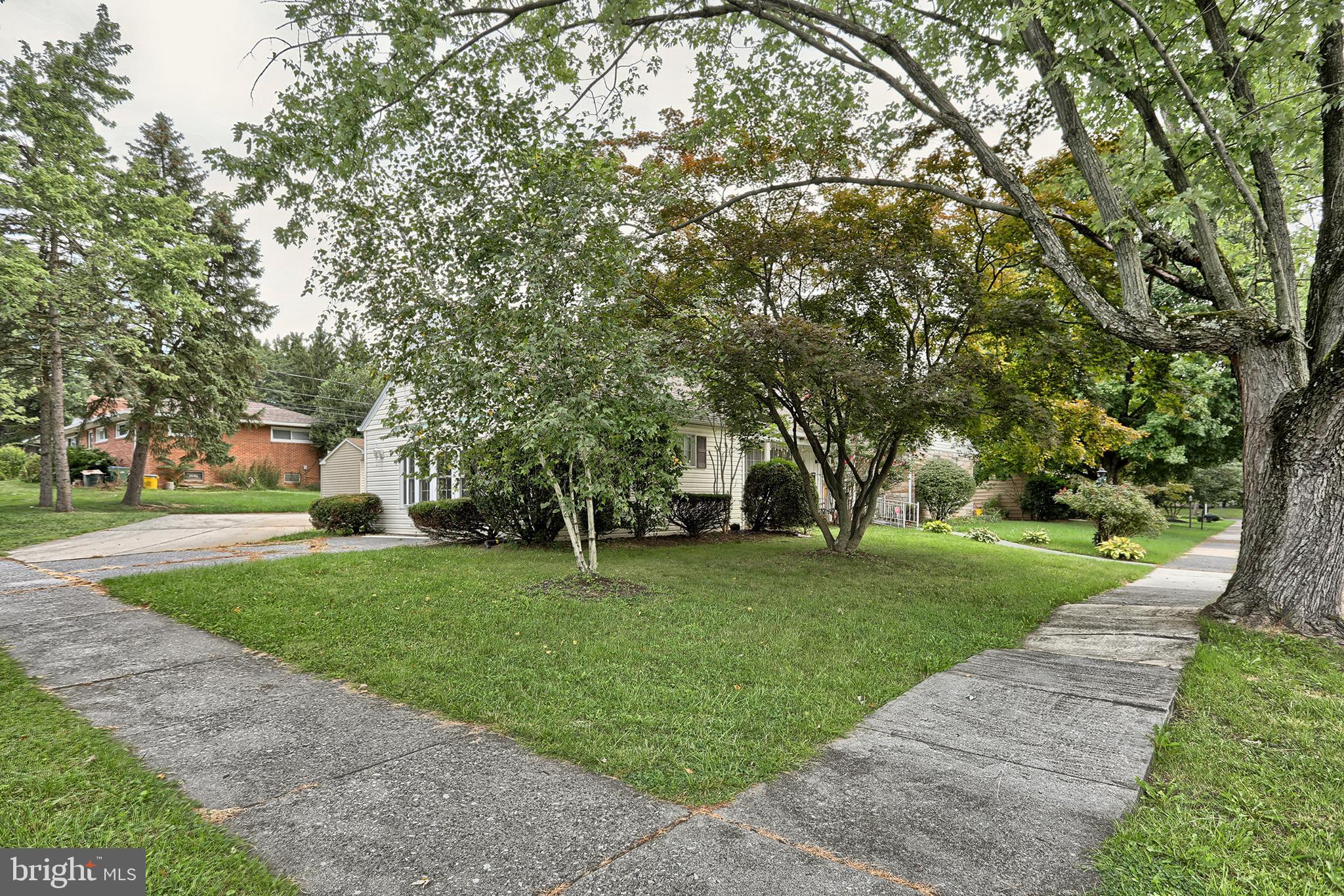 LATSHMERE MANOR - Residential