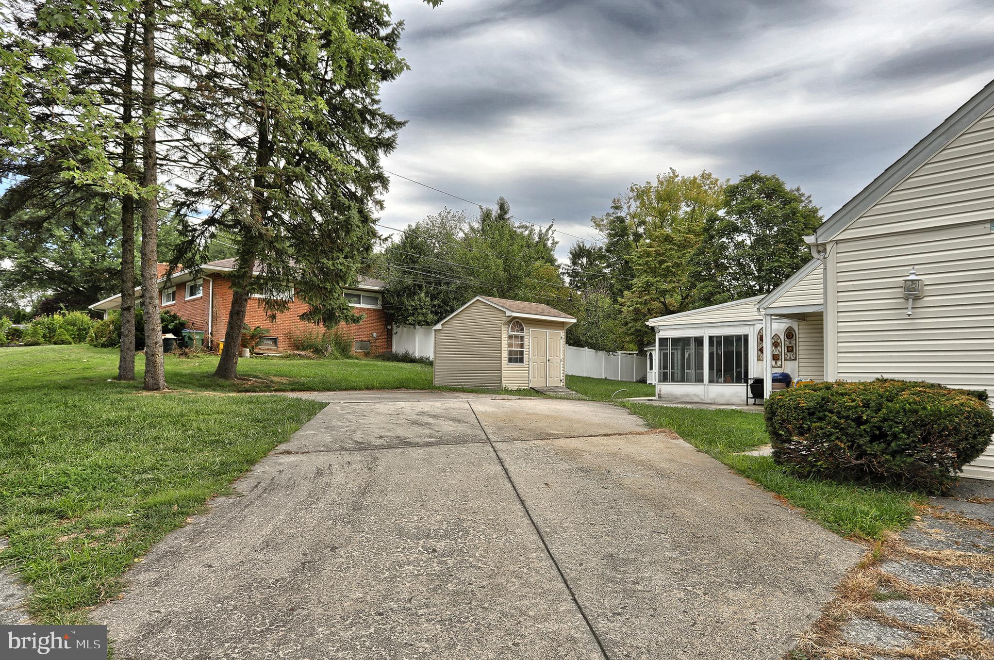 LATSHMERE MANOR - Residential