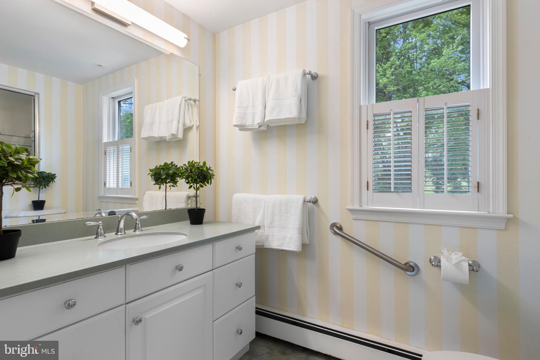 CANTERBURY WOODS - Residential