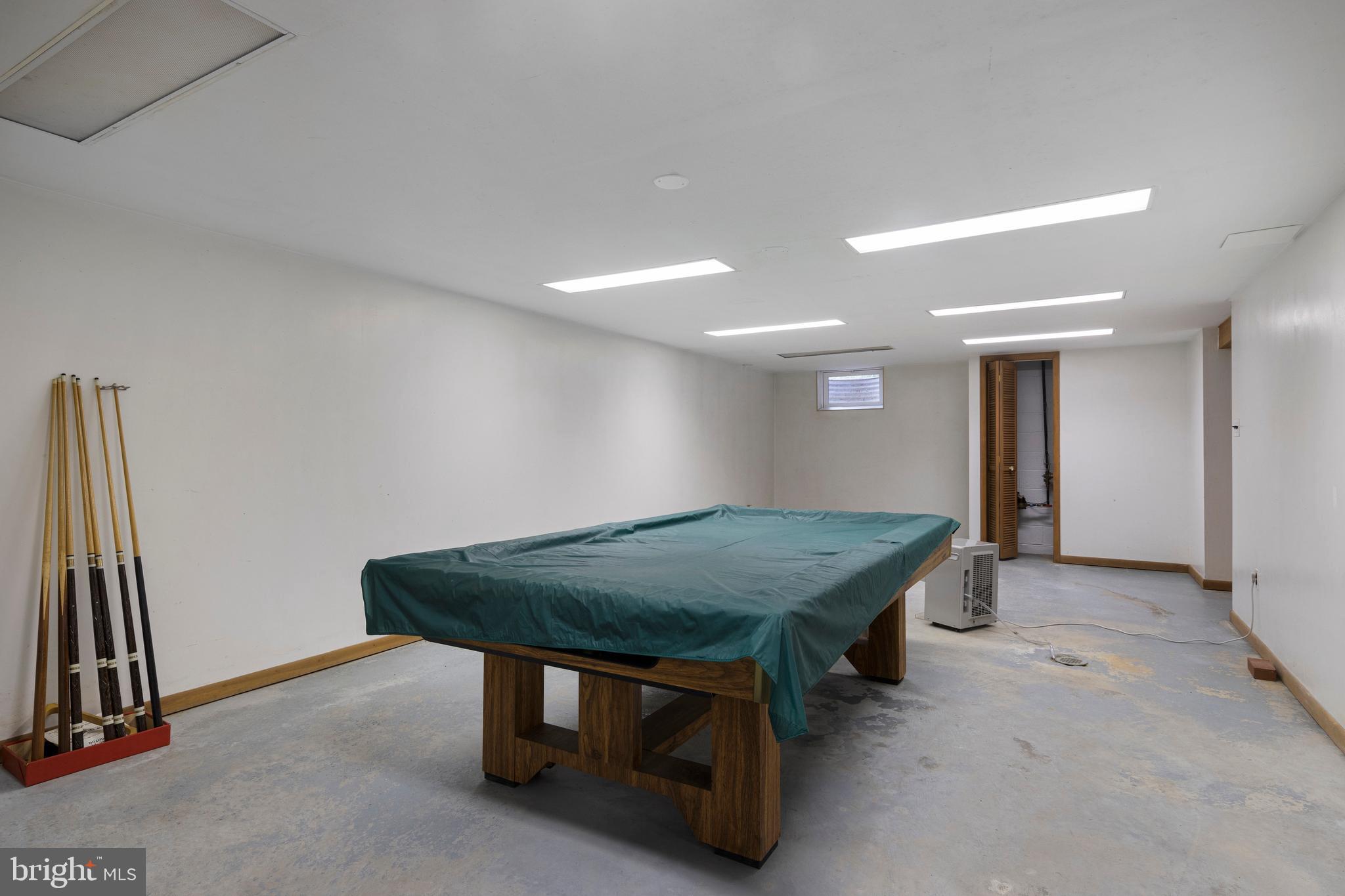 CANTERBURY WOODS - Residential