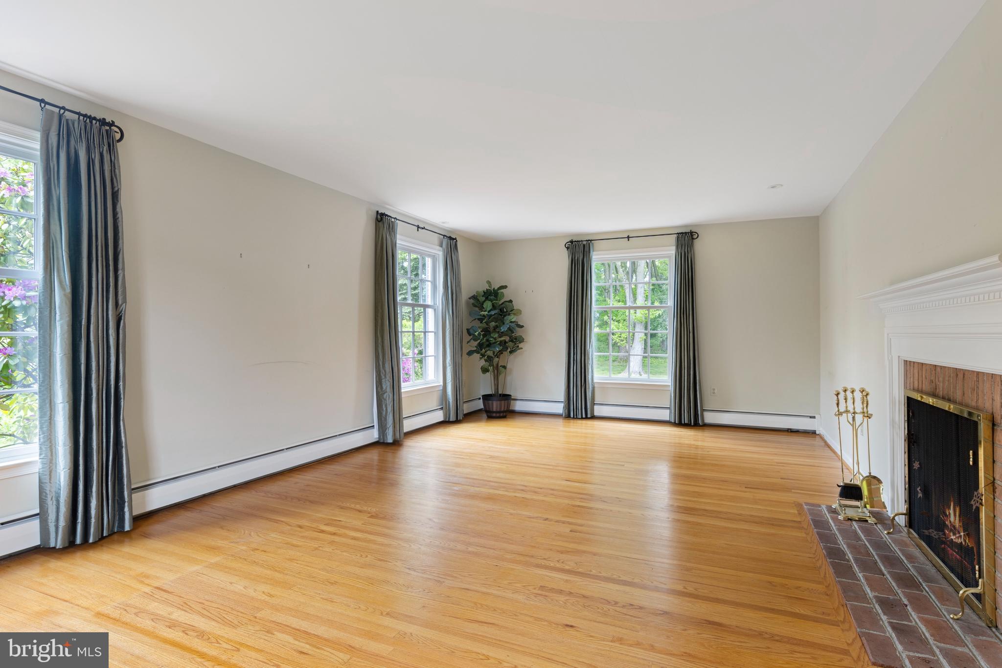 CANTERBURY WOODS - Residential