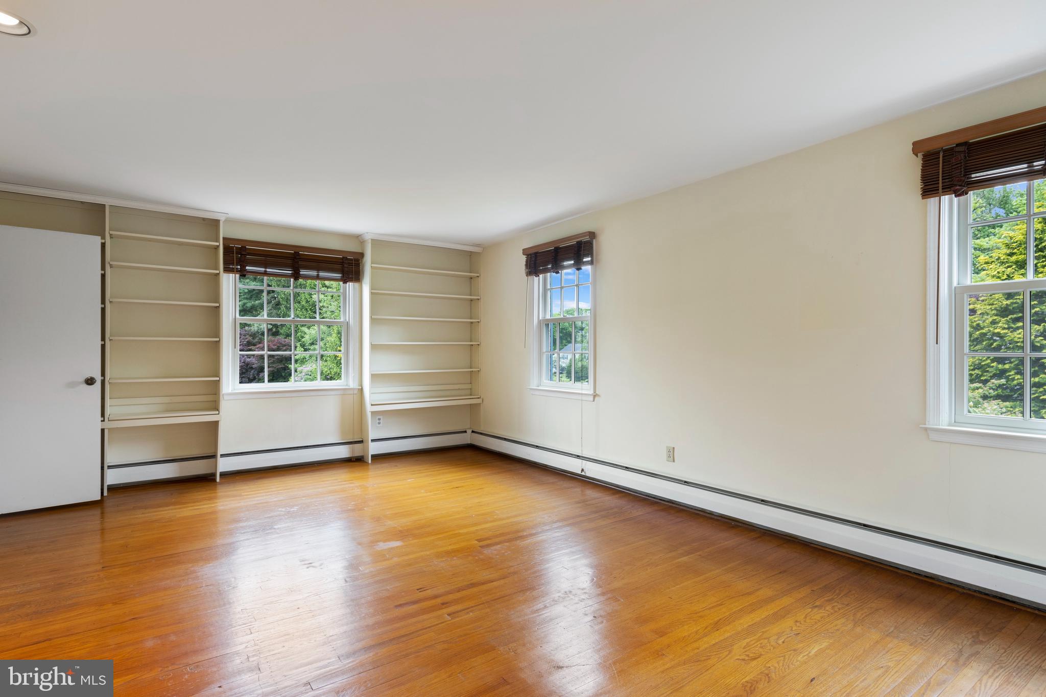 CANTERBURY WOODS - Residential