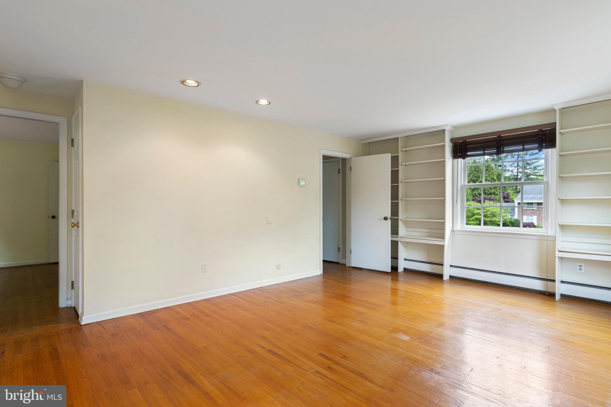 CANTERBURY WOODS - Residential