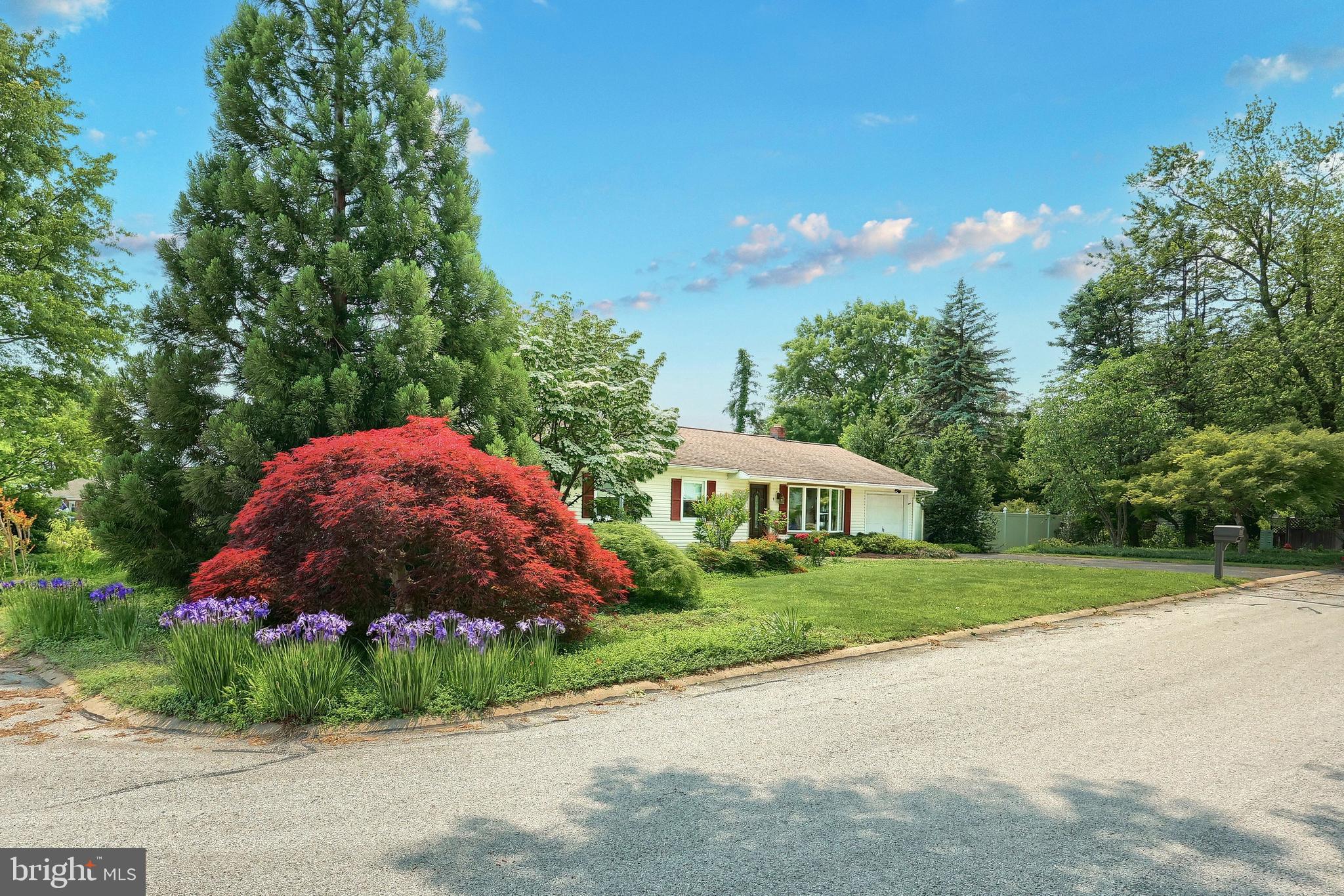 4 FIELDSTONE CIRCLE