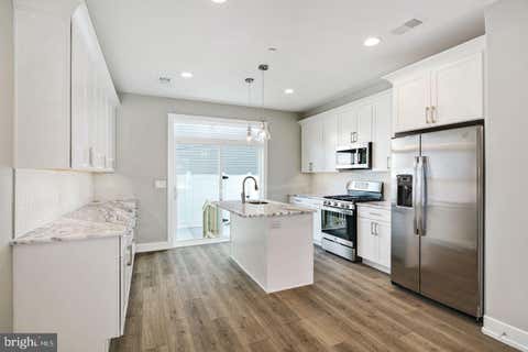Townhouse For Rent - 2002 S 5th Street<br/> Philadelphia County, PHILADELPHIA, PA 19148