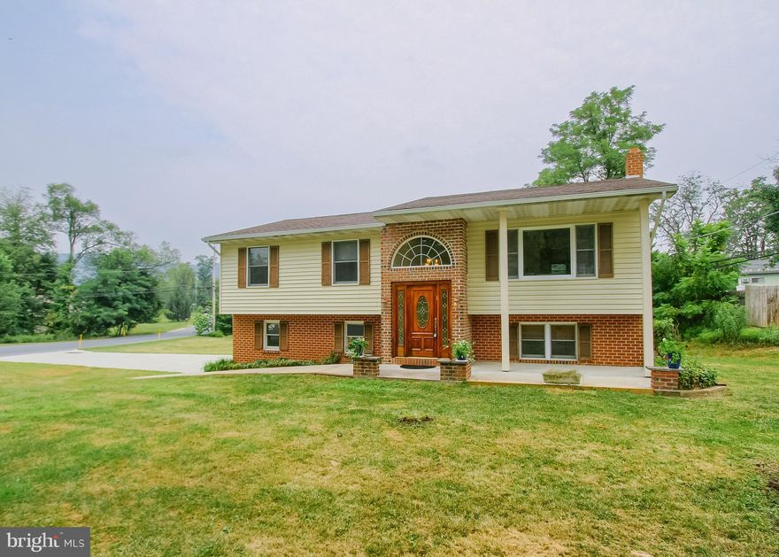 Welcome to this spacious single-family home nestled in Colonial Park North just north of Linglestown Road. Built in 1986, this well-maintained residence rests on a generous 0.69‑acre lot, offering both privacy and curb appeal.

Interior Features
Approx. 2,594 sq ft of living space, thoughtfully laid out across multiple levels.

5 bedrooms and 2 full bathrooms—ideal for families or hosting guests.

Bright and airy rooms throughout, perfect for comfortable everyday living.

Potential to expand or reconfigure spaces to suit evolving needs.

Outdoor & Property Highlights
A lush 0.69‑acre corner lot with mature landscaping and room for outdoor entertaining.
Attached garage, driveway, and ample space offering excellent parking and outdoor storage options.
Located conveniently near neighborhood amenities and schools.

Location & Neighborhood
Situated in the 17110 ZIP code, serving the Central Dauphin School District, with nearby options including North Side Elementary, Linglestown Middle, and Central Dauphin Senior High.
Ideal for commuters with easy access to main thoroughfares and local services.
