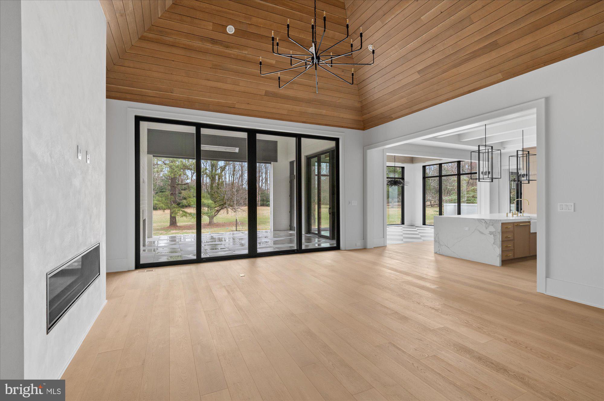 SALONA VILLAGE - Residential