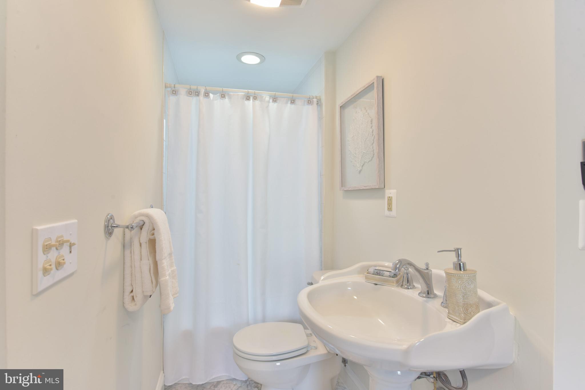 ROSEMONT PARK - Residential