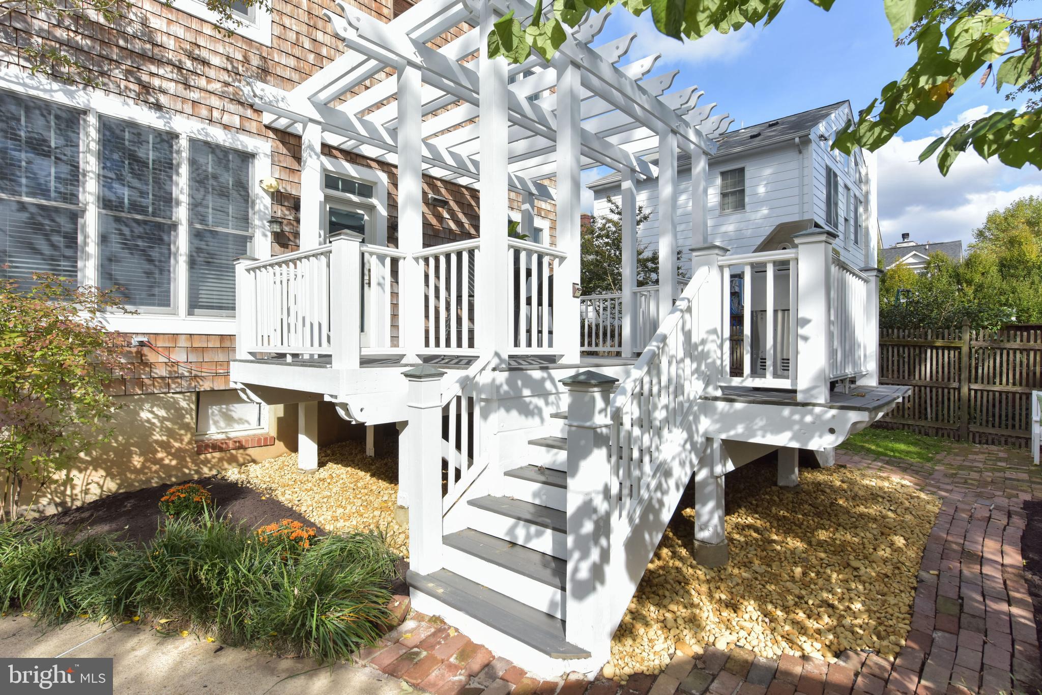 ROSEMONT PARK - Residential