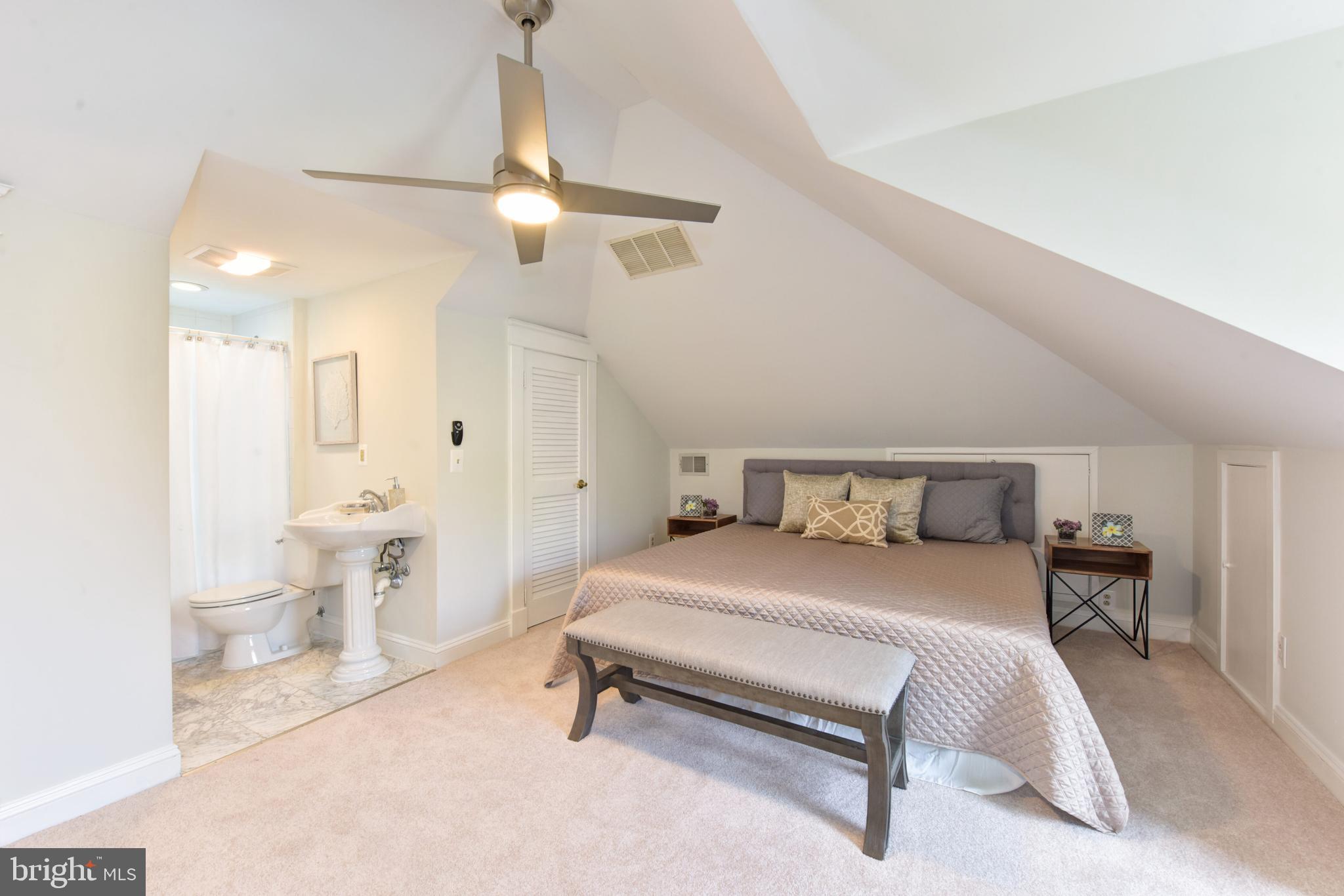 ROSEMONT PARK - Residential