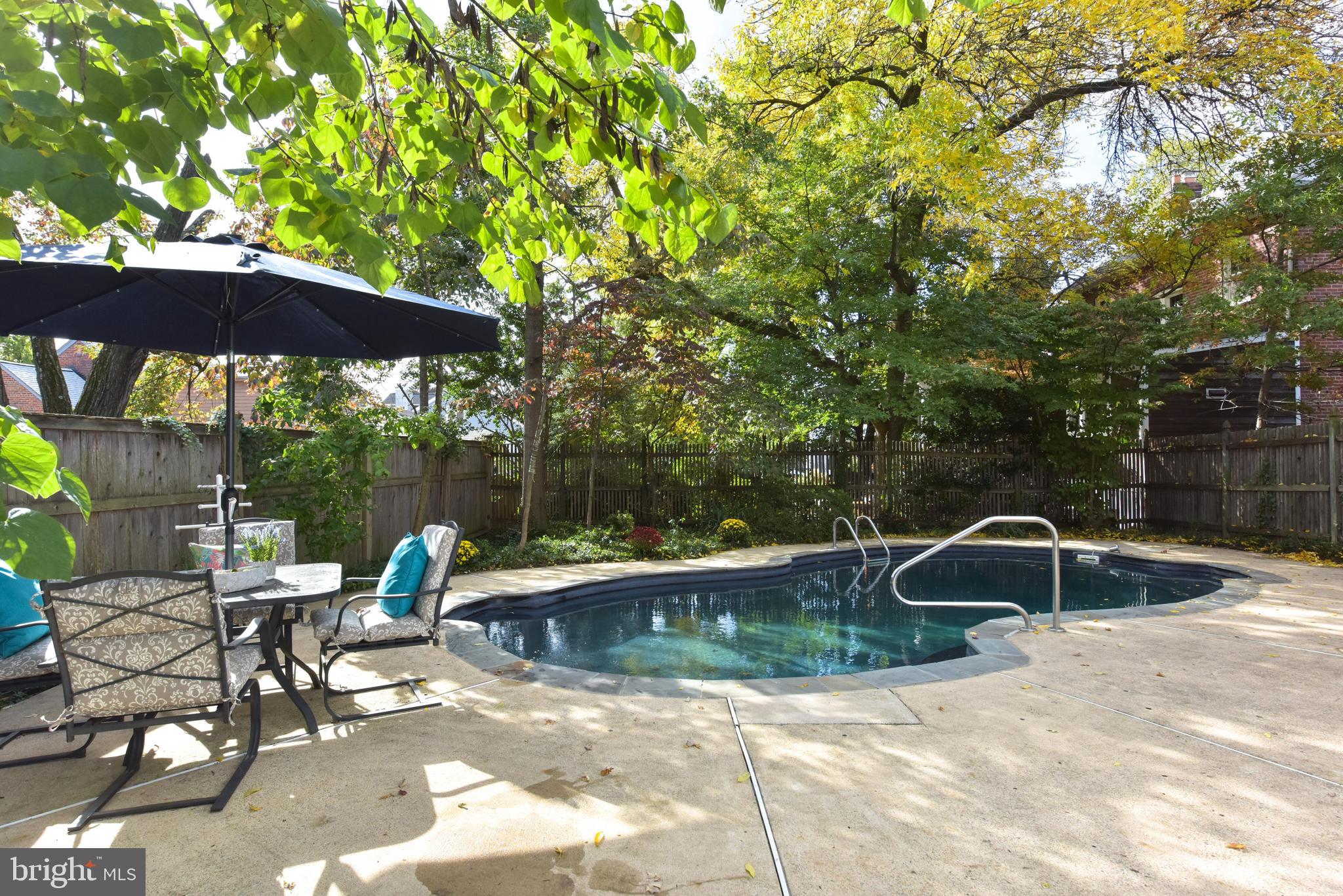 ROSEMONT PARK - Residential