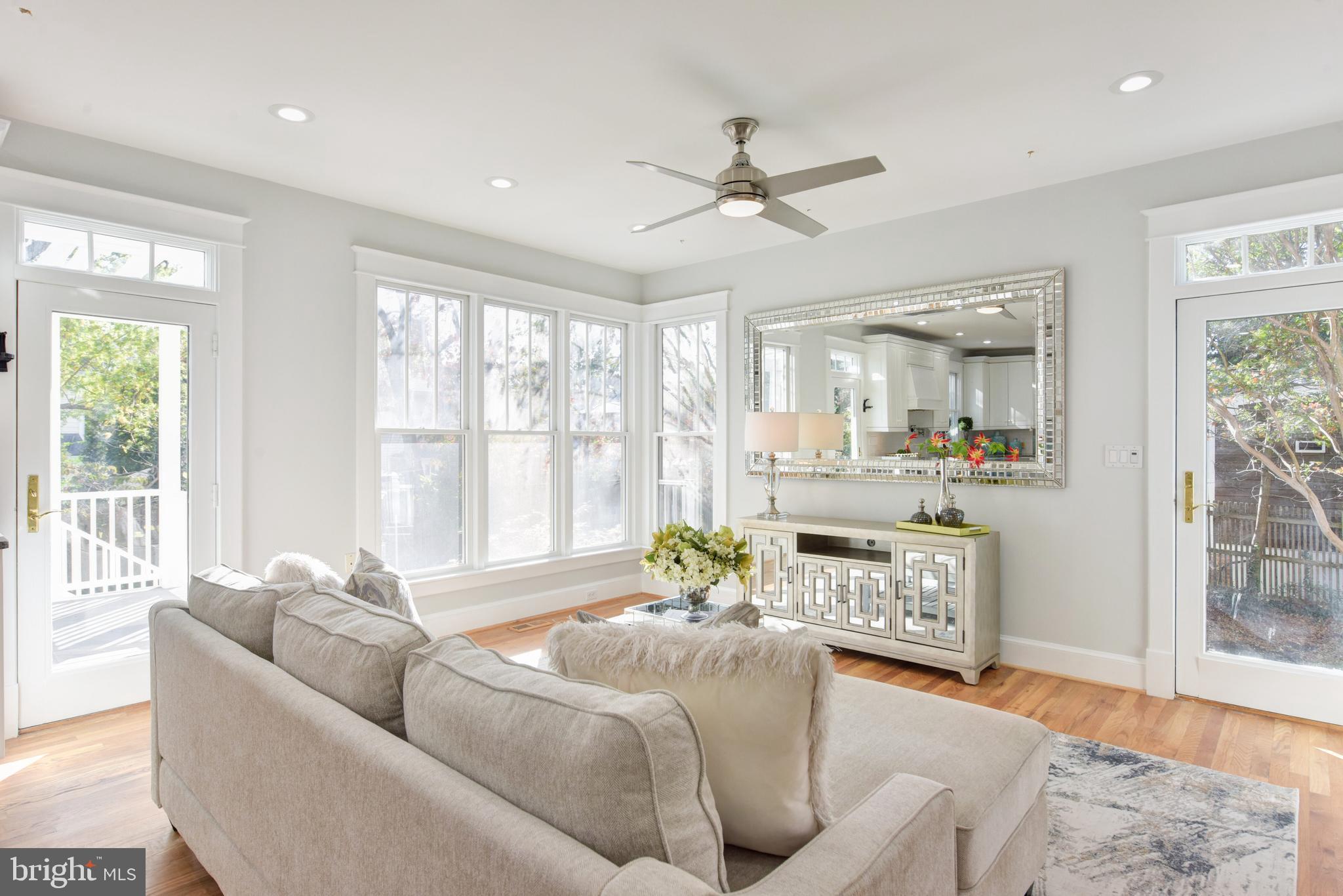 ROSEMONT PARK - Residential