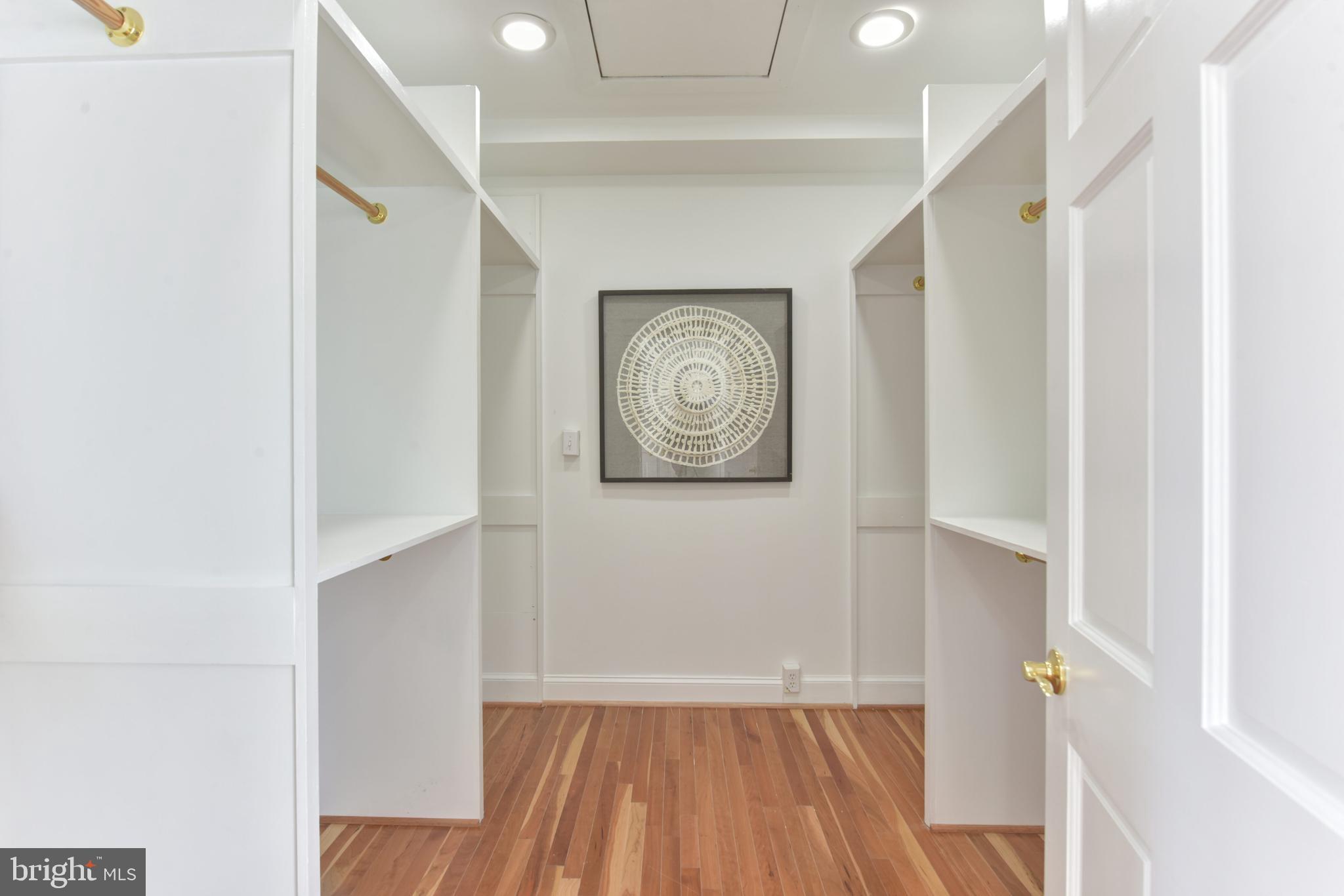 ROSEMONT PARK - Residential