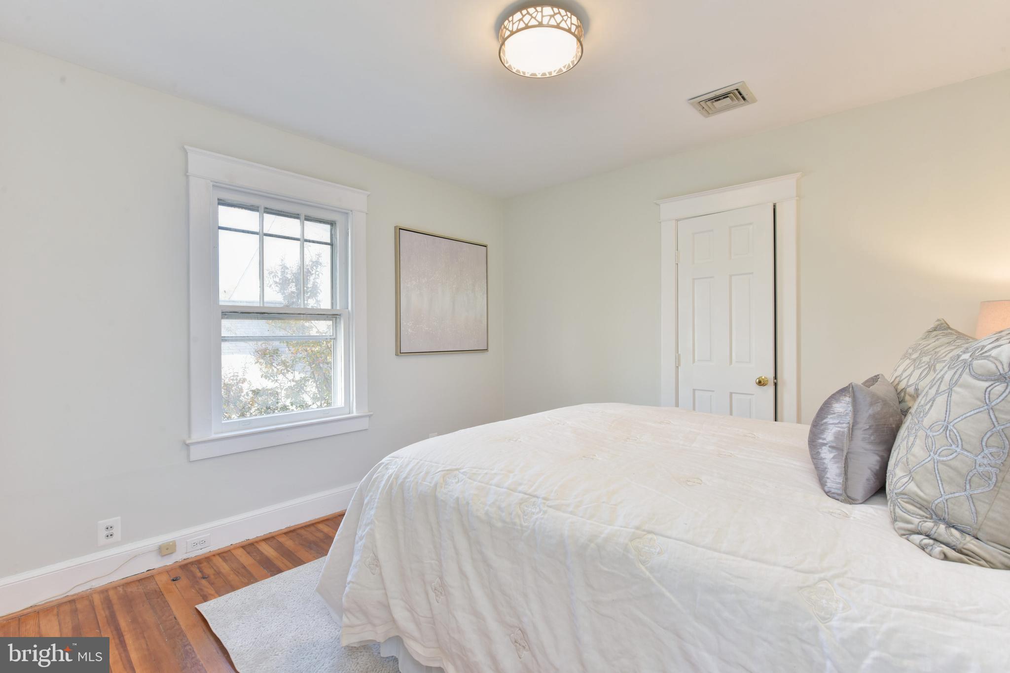 ROSEMONT PARK - Residential