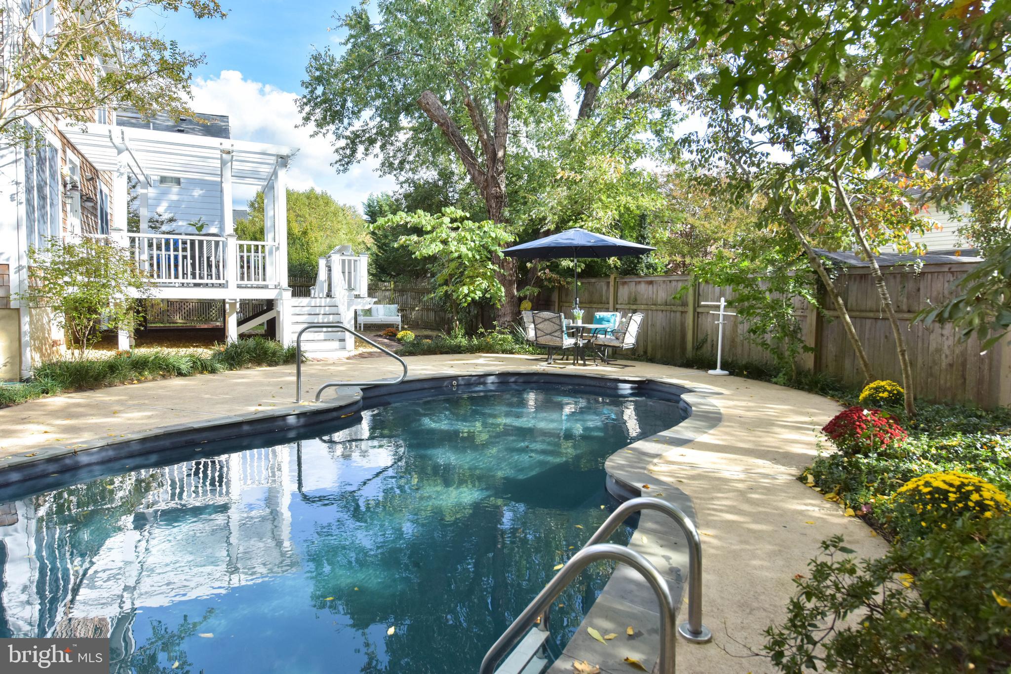 ROSEMONT PARK - Residential