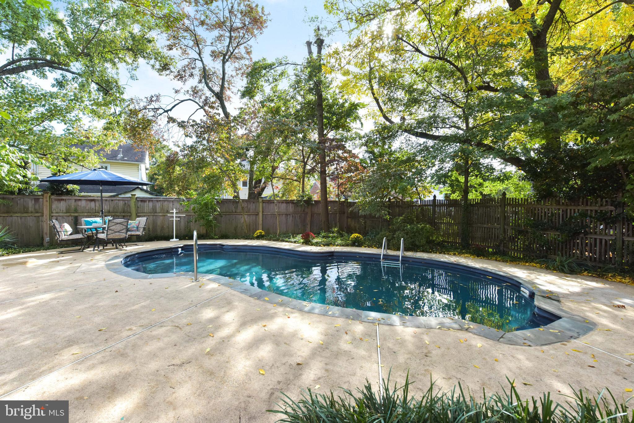 ROSEMONT PARK - Residential