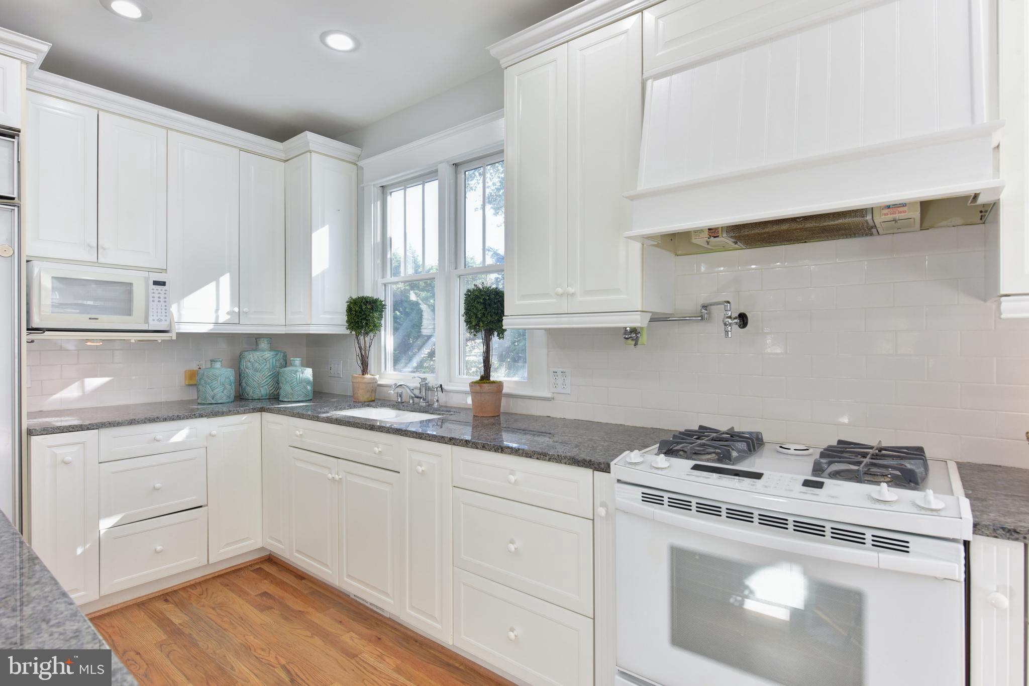 ROSEMONT PARK - Residential