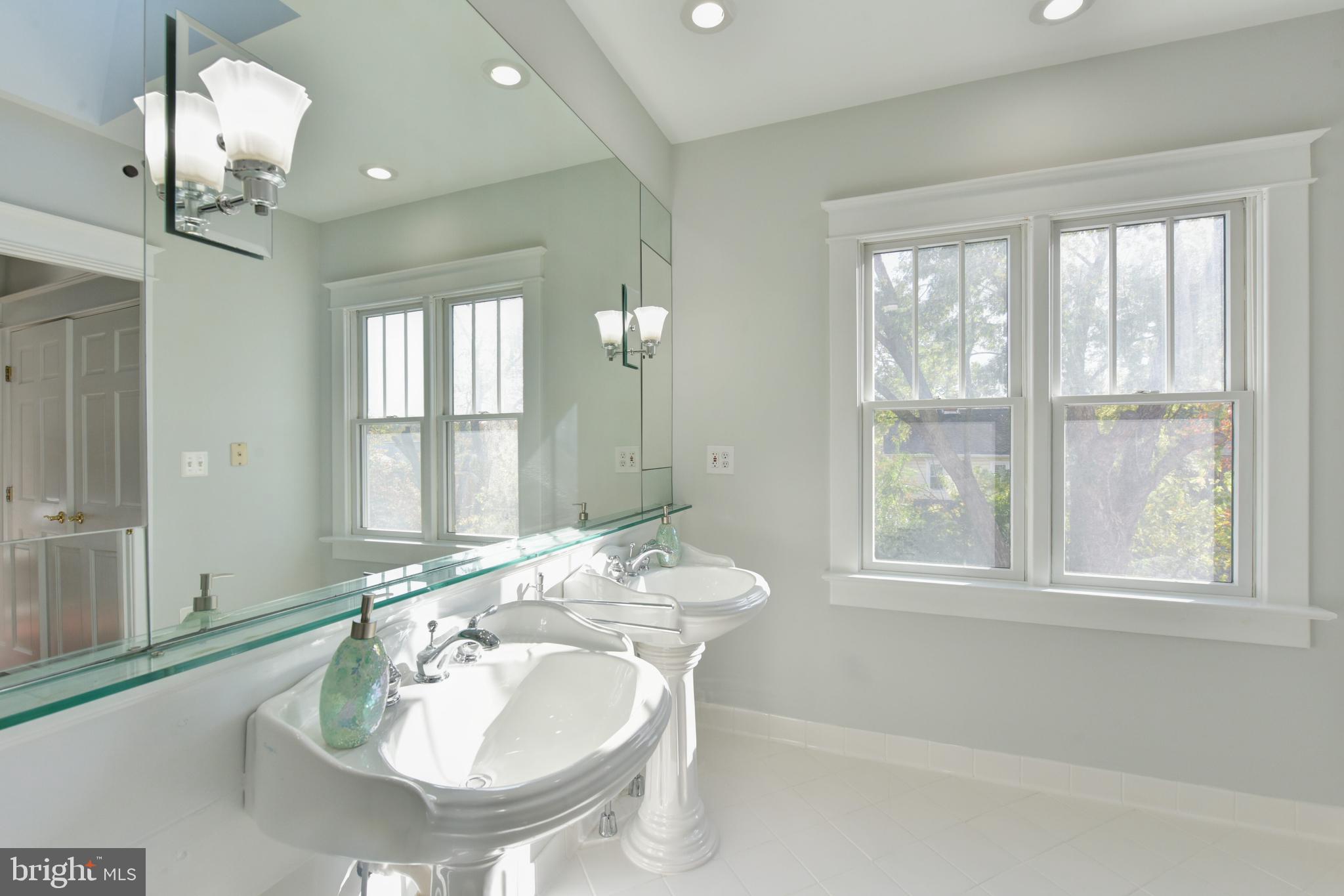 ROSEMONT PARK - Residential