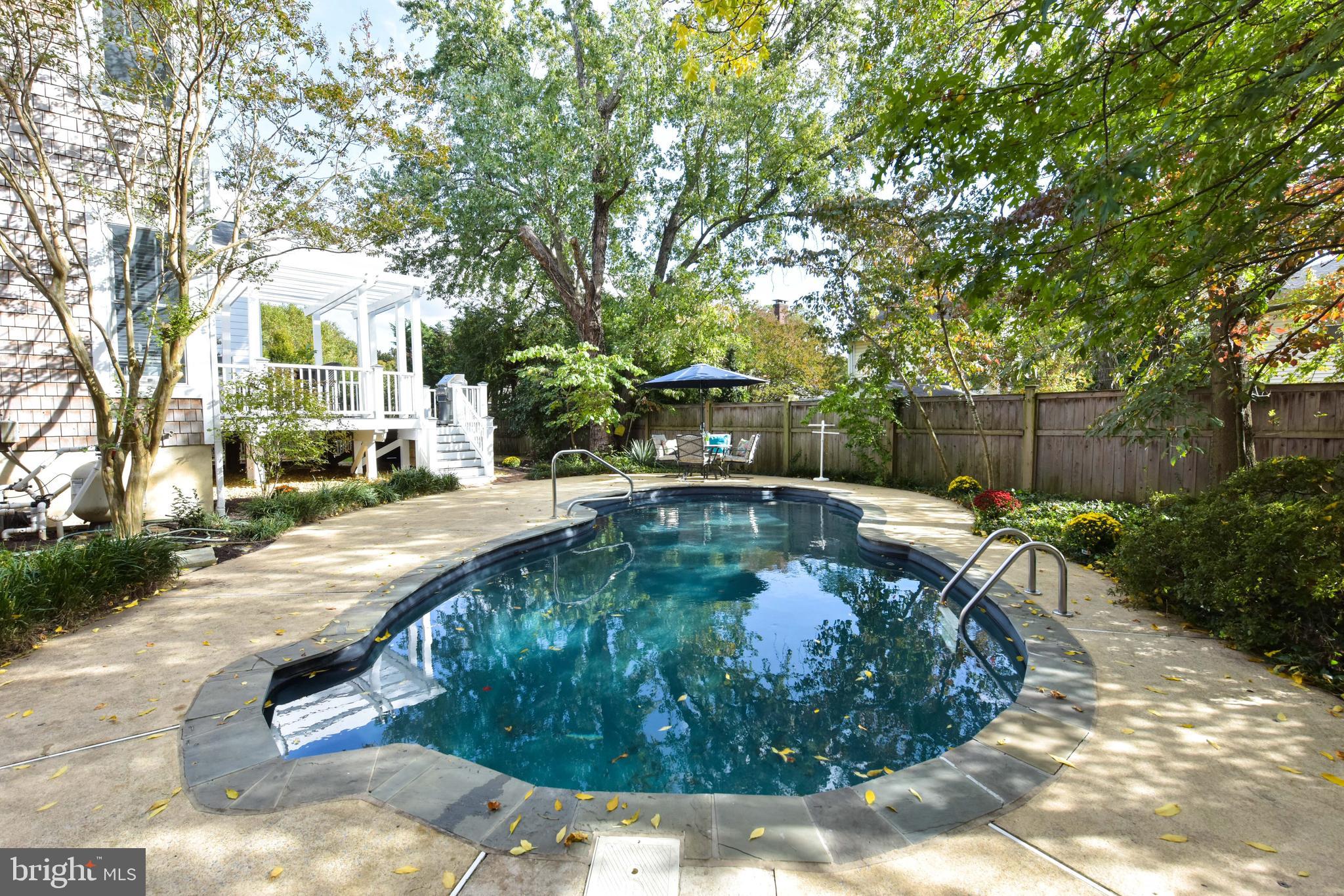 ROSEMONT PARK - Residential