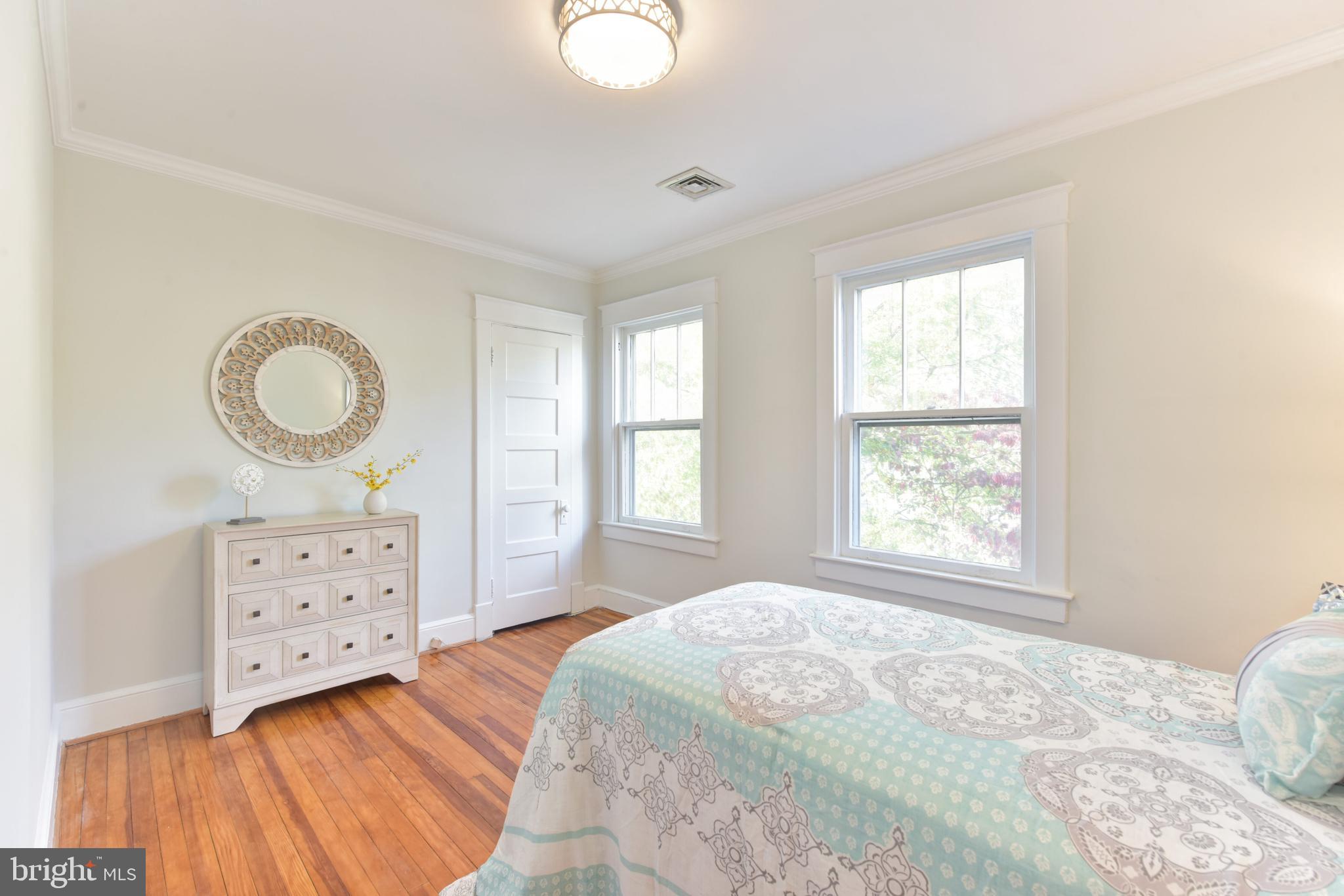 ROSEMONT PARK - Residential