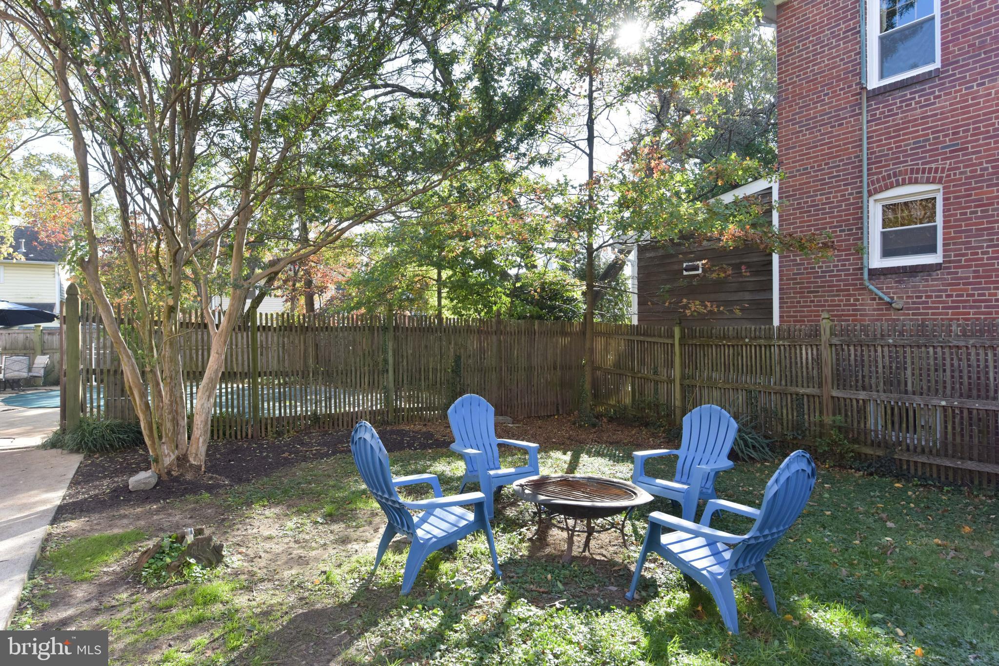 ROSEMONT PARK - Residential