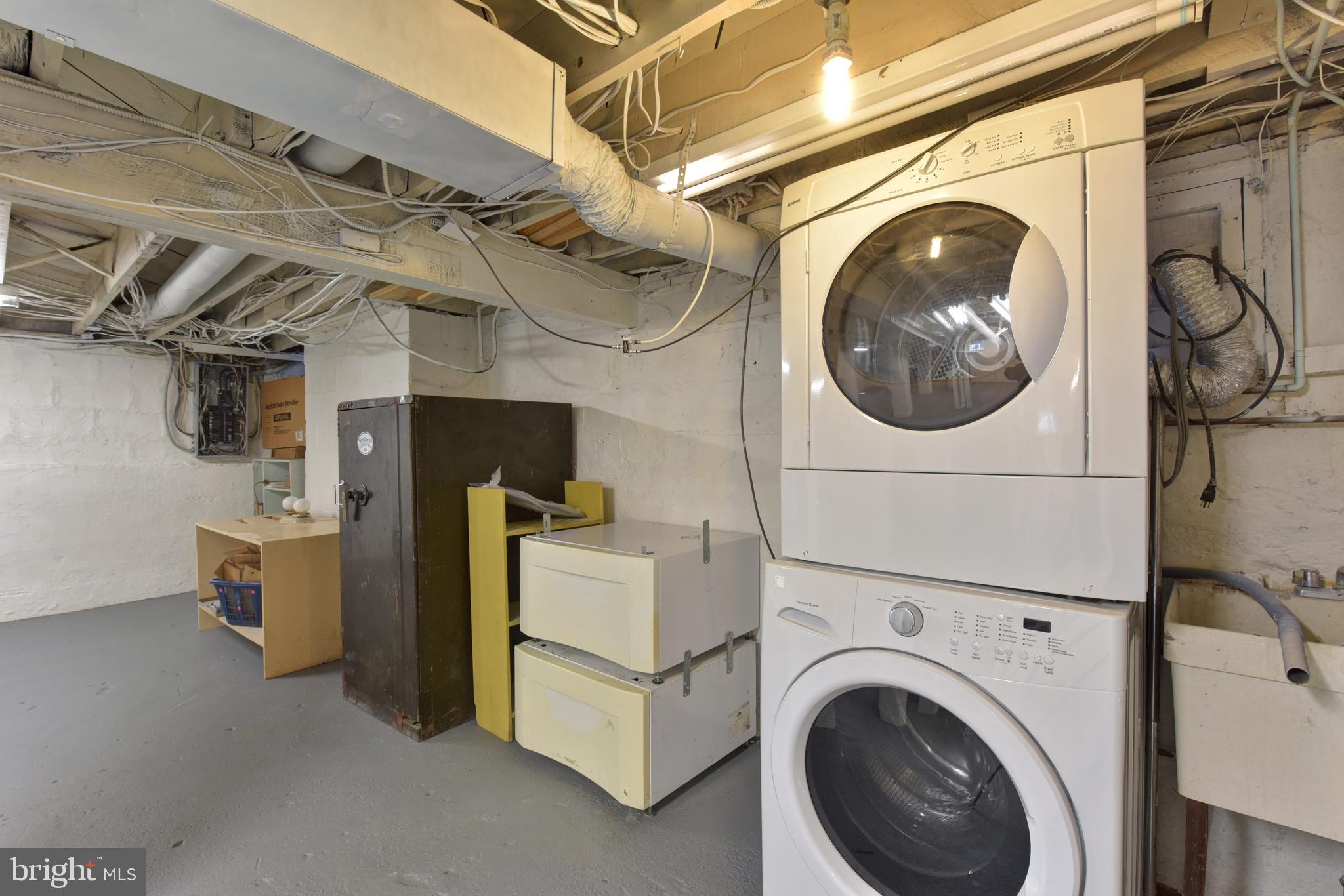 ROSEMONT PARK - Residential