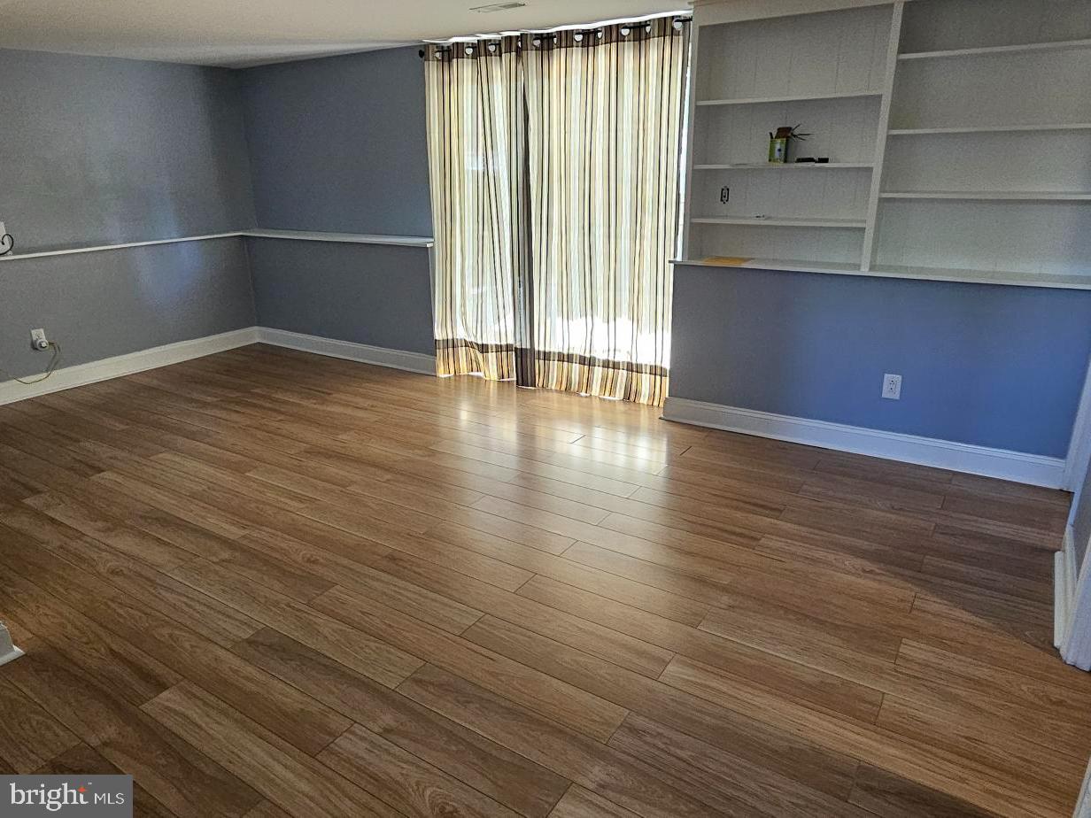 VILLAGE GREEN - Residential Lease