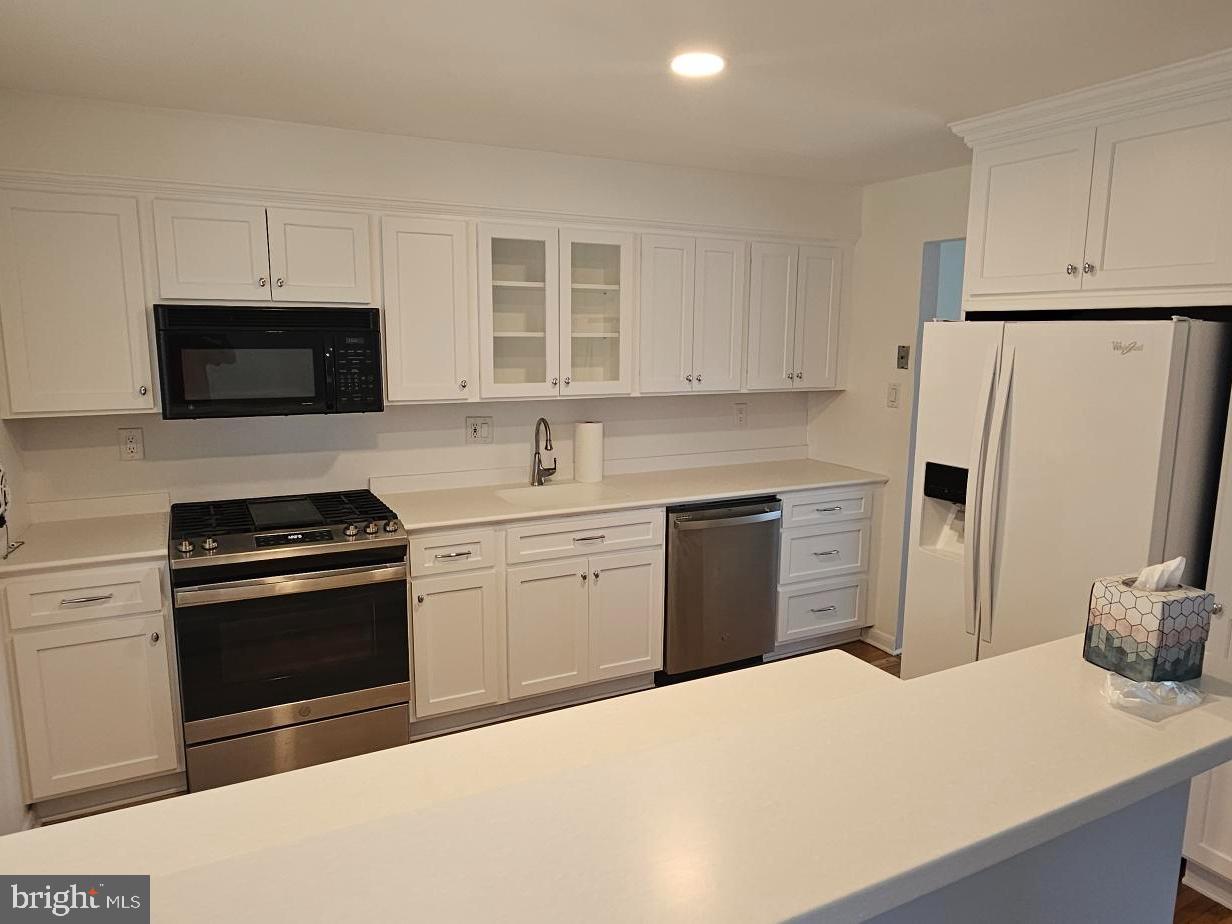 VILLAGE GREEN - Residential Lease