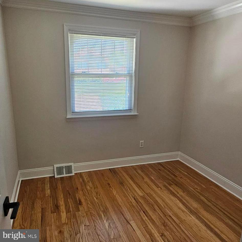 VILLAGE GREEN - Residential Lease