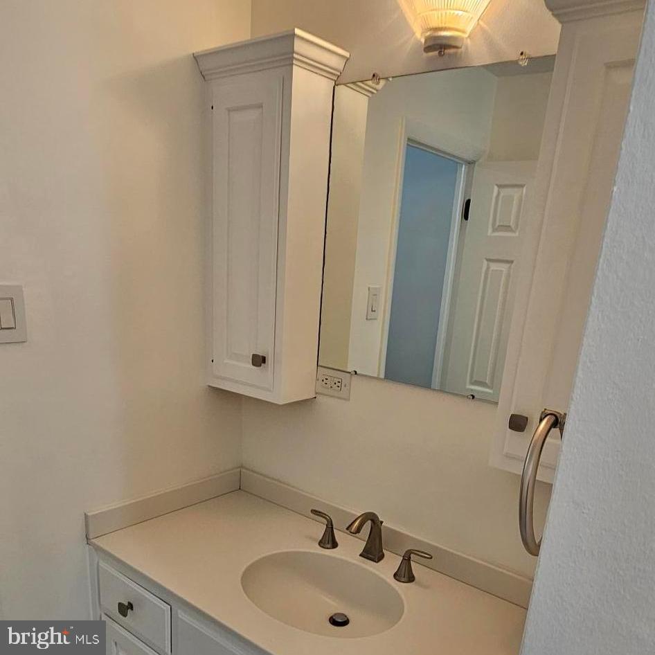 VILLAGE GREEN - Residential Lease