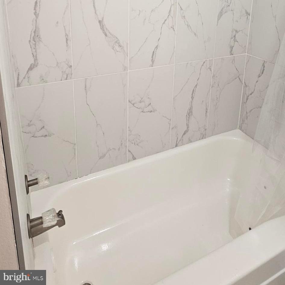 VILLAGE GREEN - Residential Lease