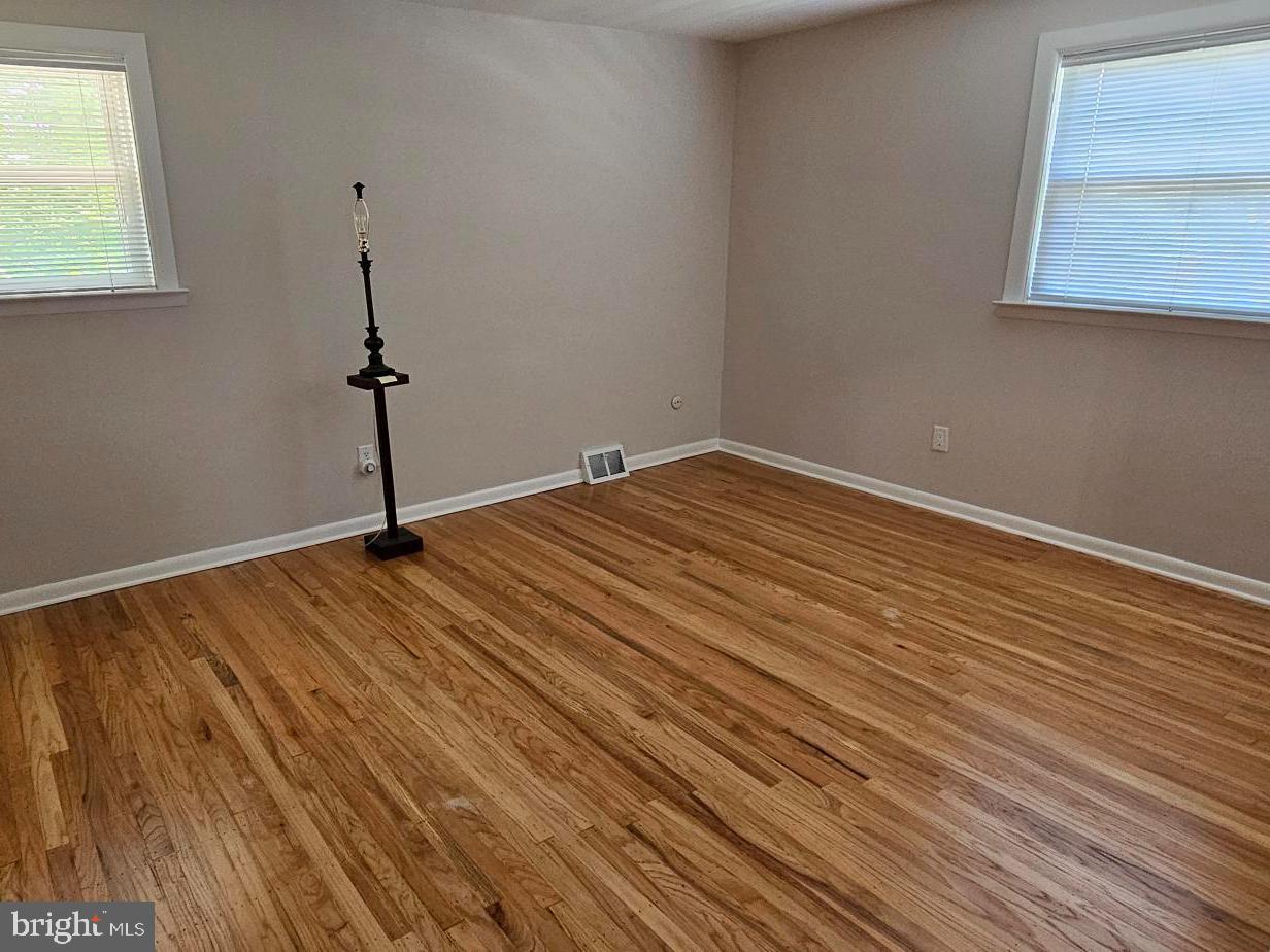 VILLAGE GREEN - Residential Lease