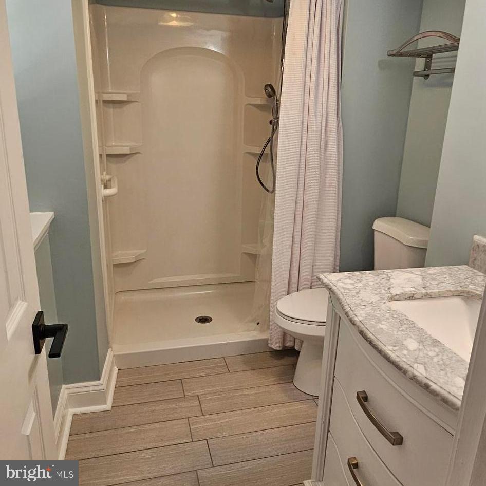 VILLAGE GREEN - Residential Lease