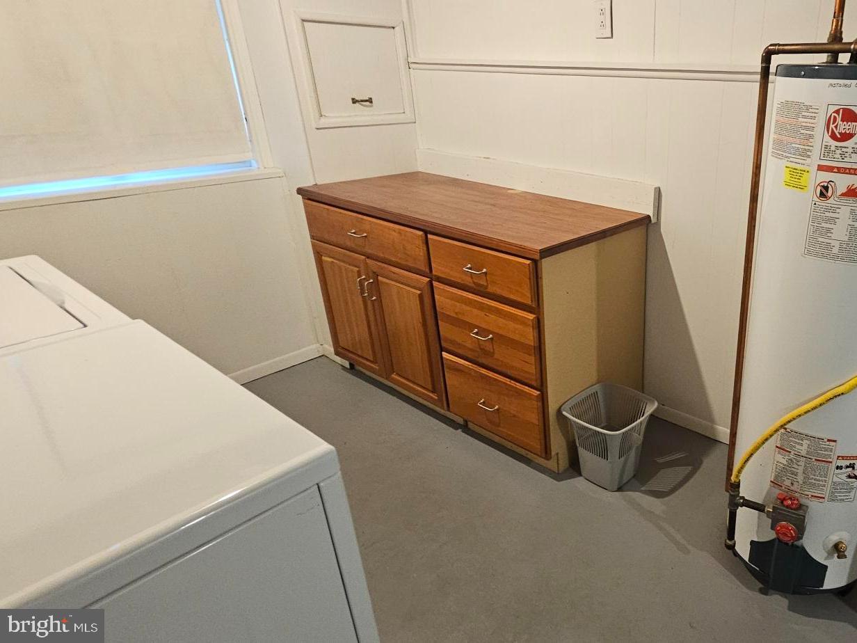 VILLAGE GREEN - Residential Lease