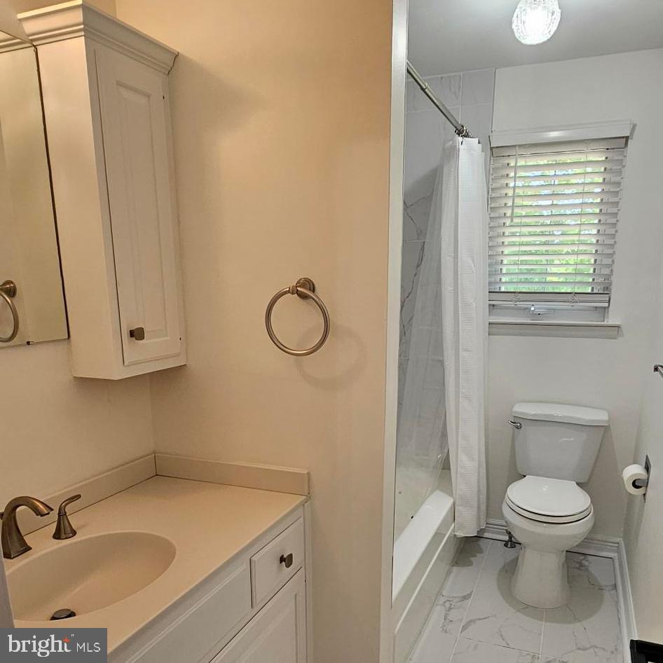 VILLAGE GREEN - Residential Lease