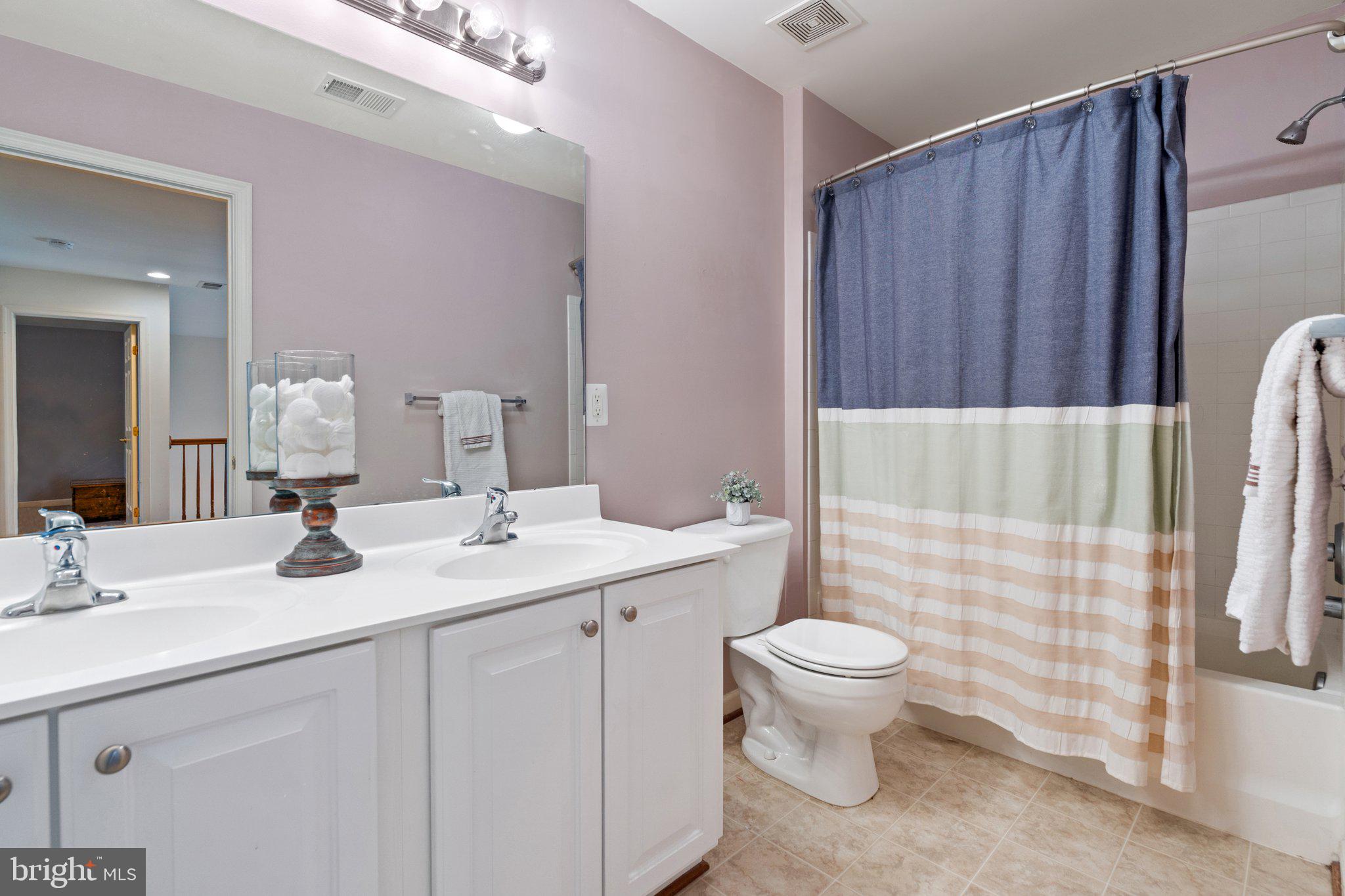 VILLAS AT THE RIDGES - Residential