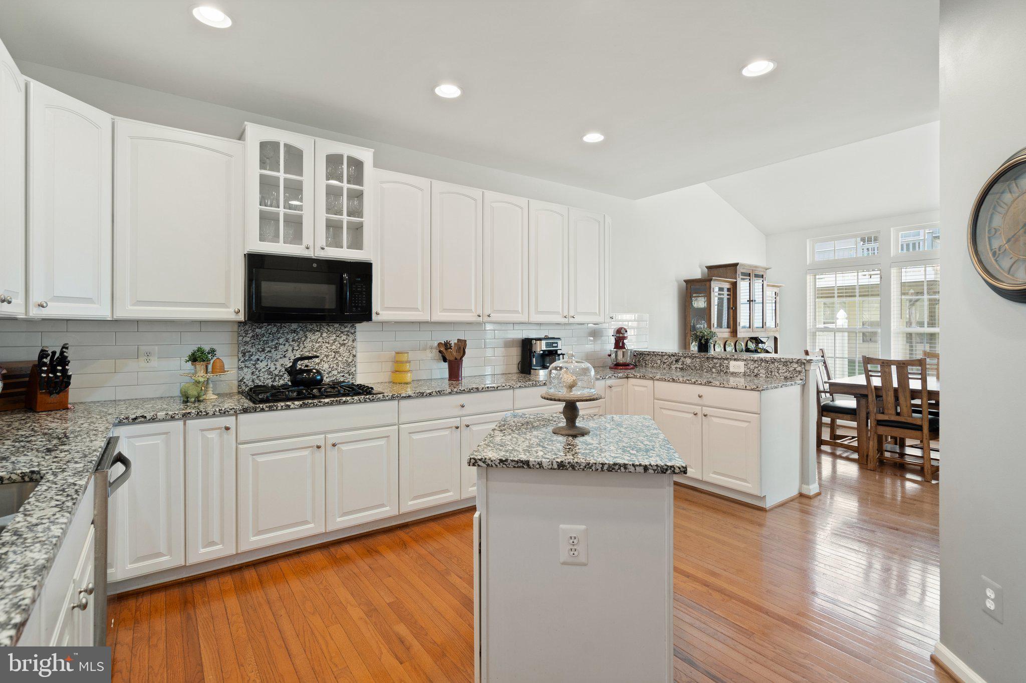 VILLAS AT THE RIDGES - Residential