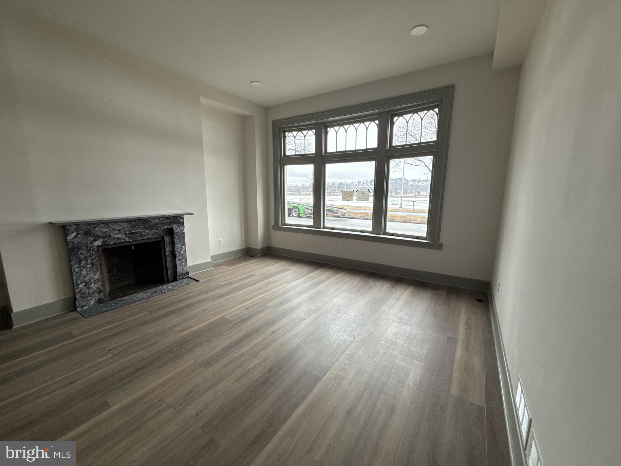 321 N FRONT STREET