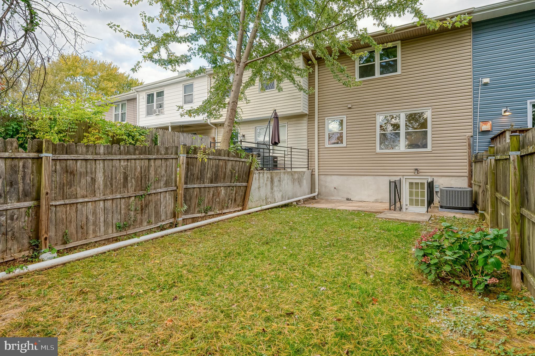 HARFORD SQUARE - Residential