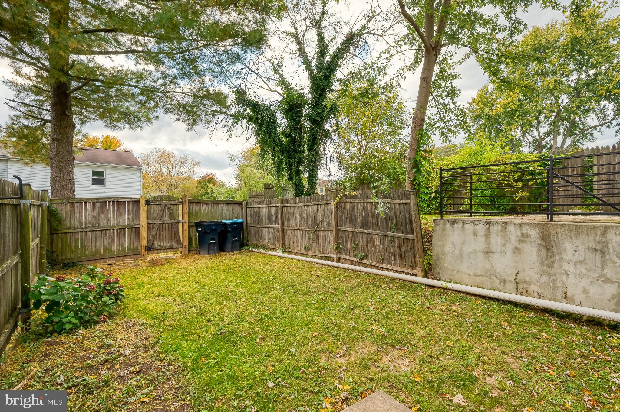 HARFORD SQUARE - Residential