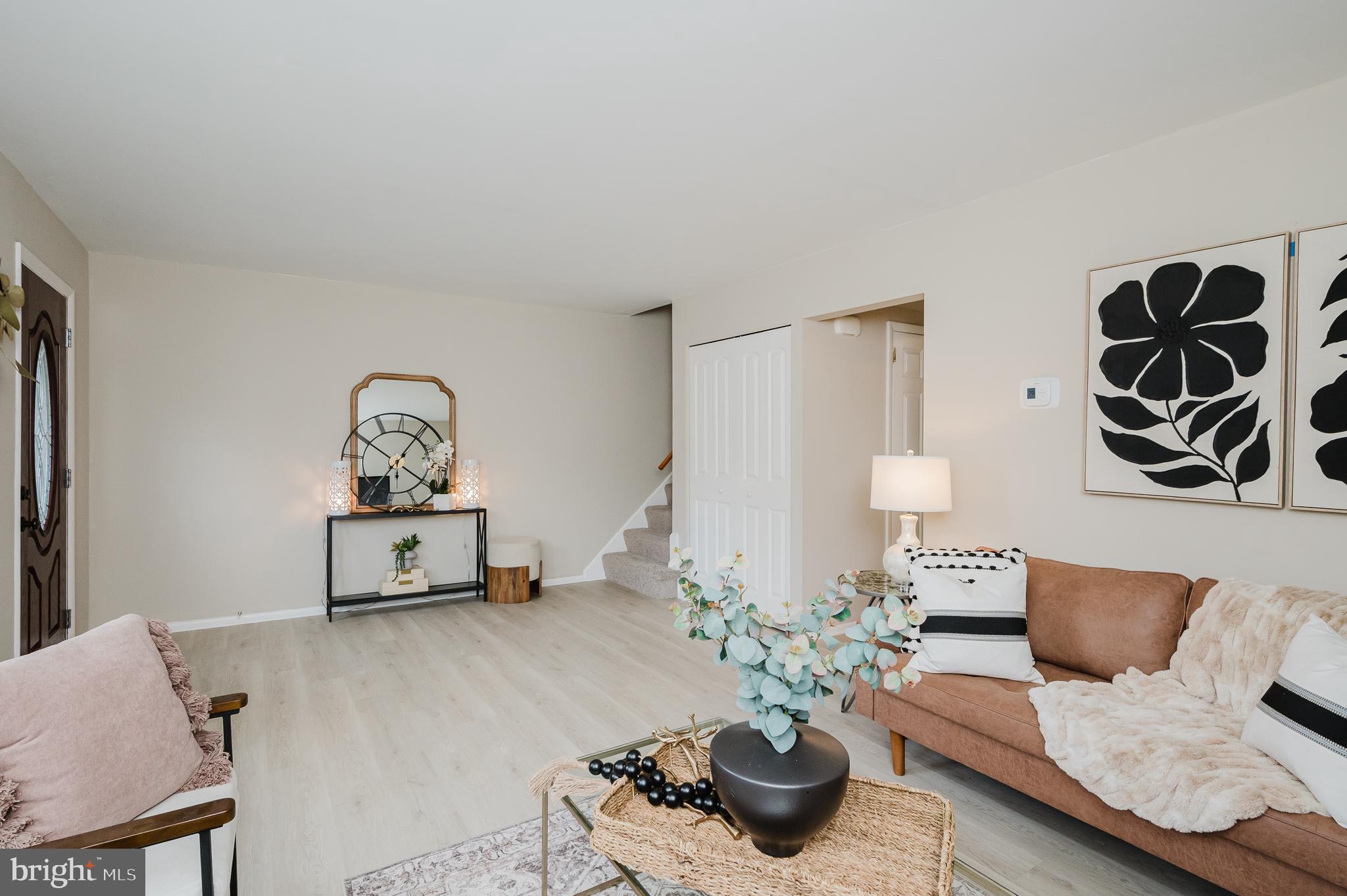 HARFORD SQUARE - Residential